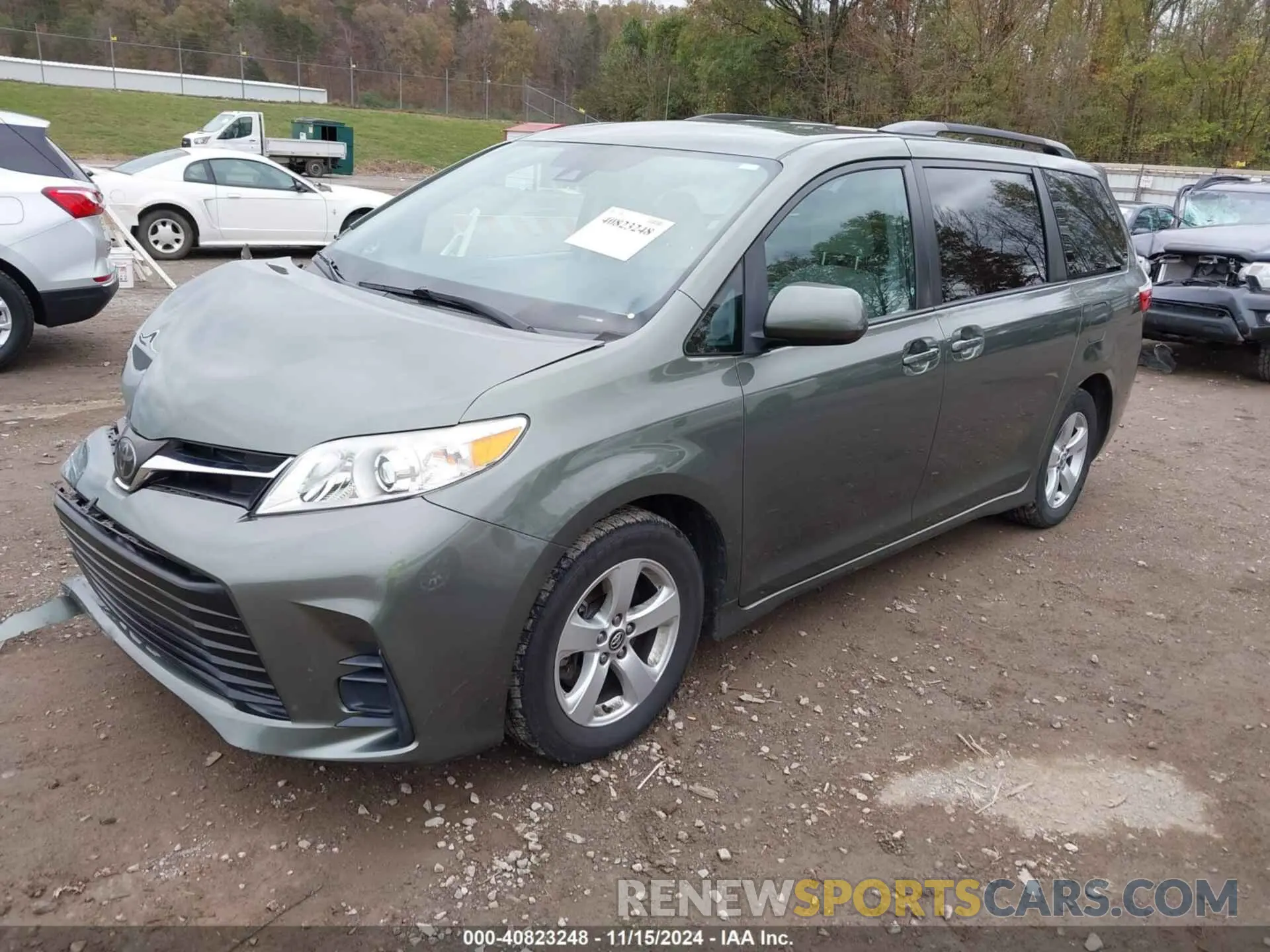 2 Photograph of a damaged car 5TDKZ3DC0KS014873 TOYOTA SIENNA 2019