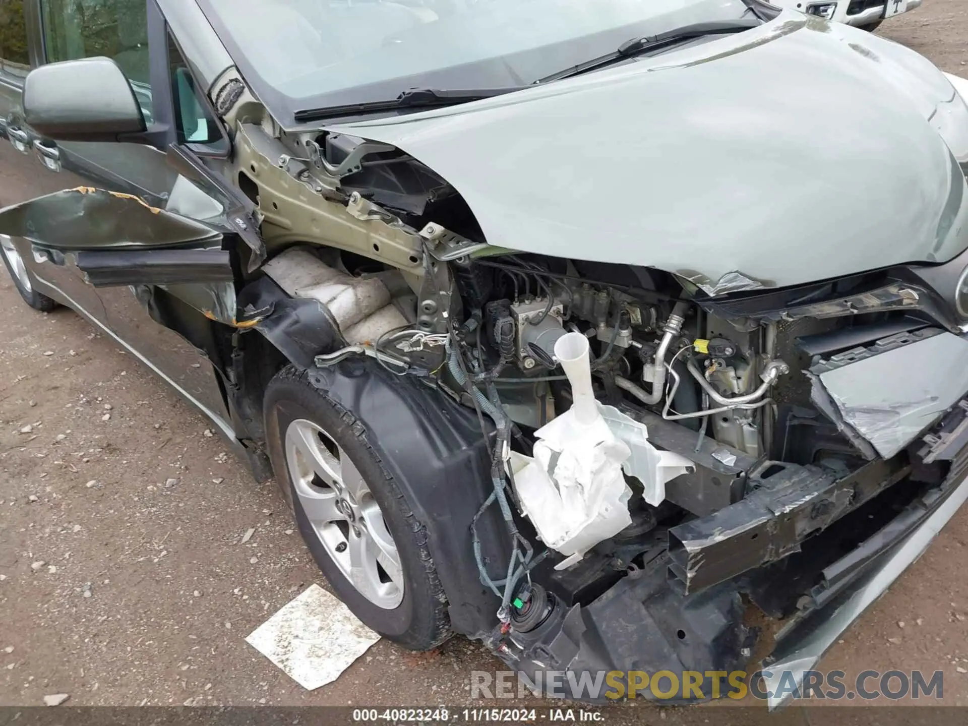 6 Photograph of a damaged car 5TDKZ3DC0KS014873 TOYOTA SIENNA 2019