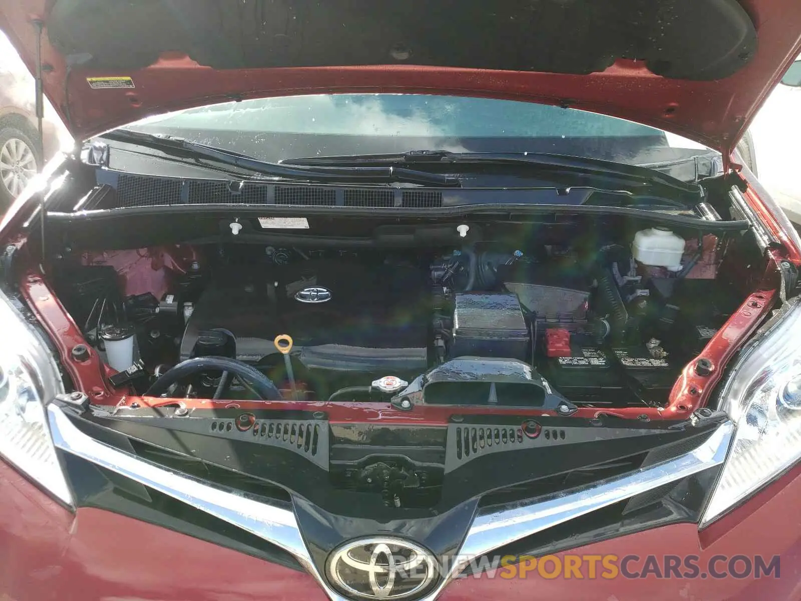 7 Photograph of a damaged car 5TDKZ3DC0KS983296 TOYOTA SIENNA 2019