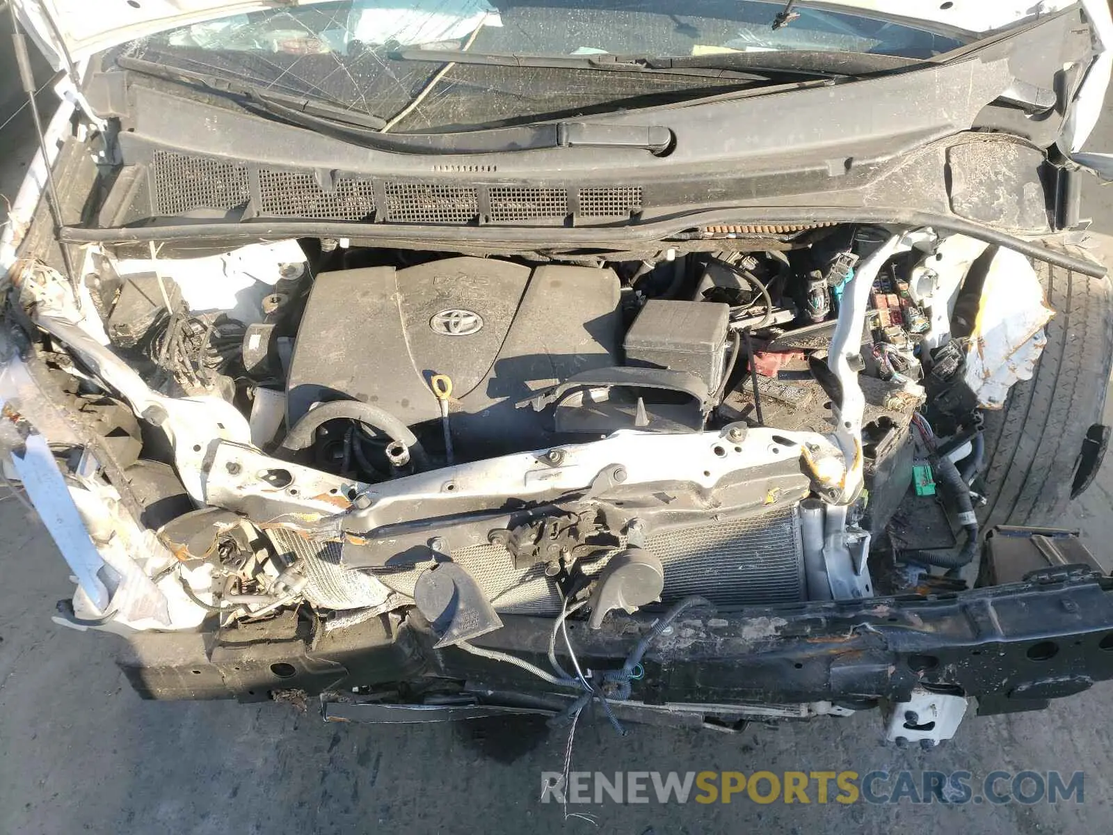 7 Photograph of a damaged car 5TDKZ3DC1KS007768 TOYOTA SIENNA 2019