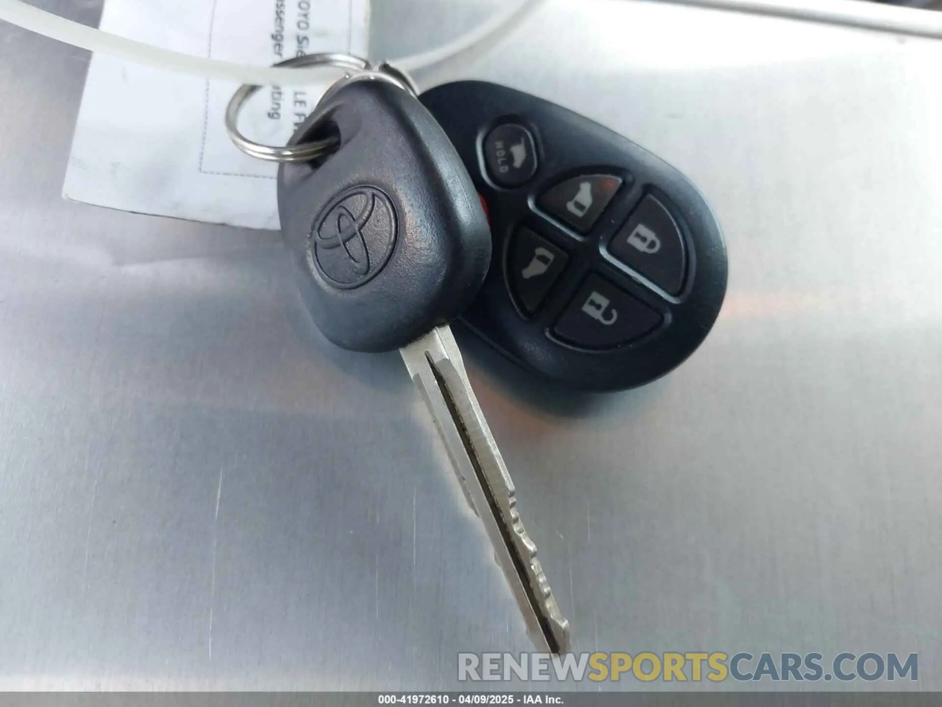 11 Photograph of a damaged car 5TDKZ3DC1KS966037 TOYOTA SIENNA 2019