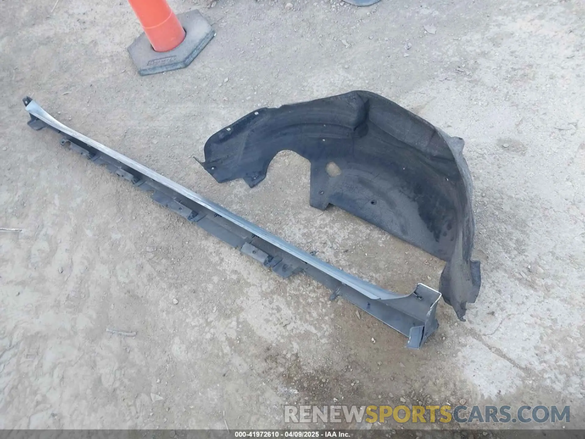 12 Photograph of a damaged car 5TDKZ3DC1KS966037 TOYOTA SIENNA 2019
