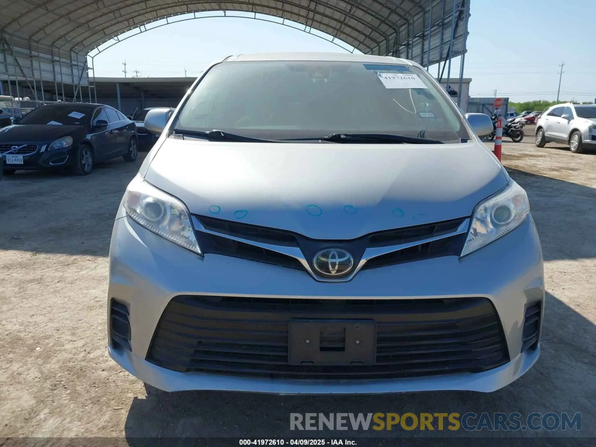 13 Photograph of a damaged car 5TDKZ3DC1KS966037 TOYOTA SIENNA 2019