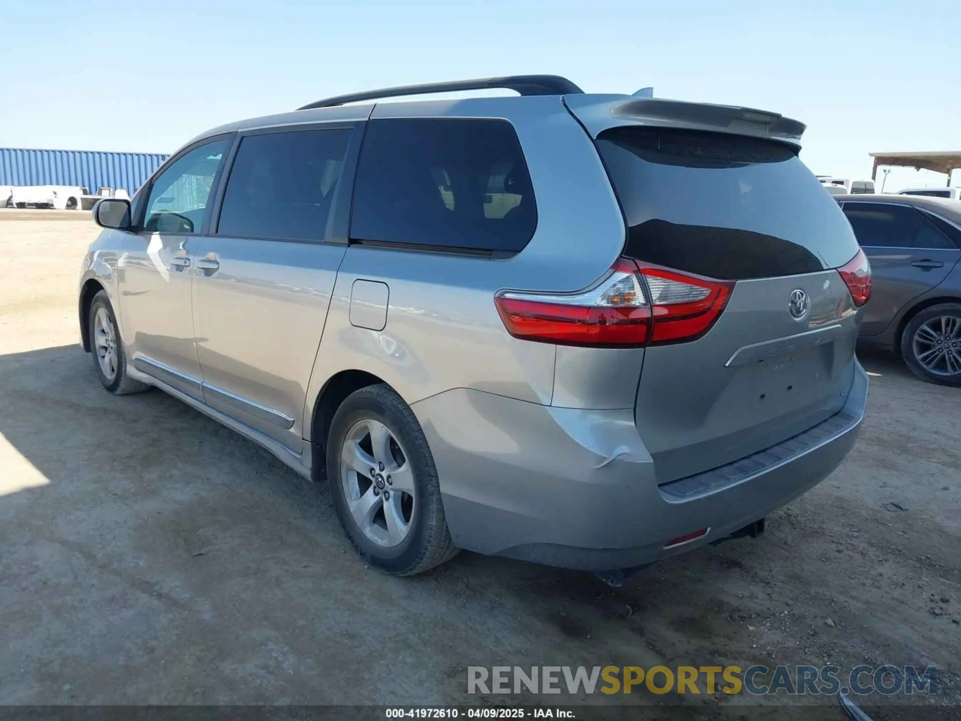 3 Photograph of a damaged car 5TDKZ3DC1KS966037 TOYOTA SIENNA 2019