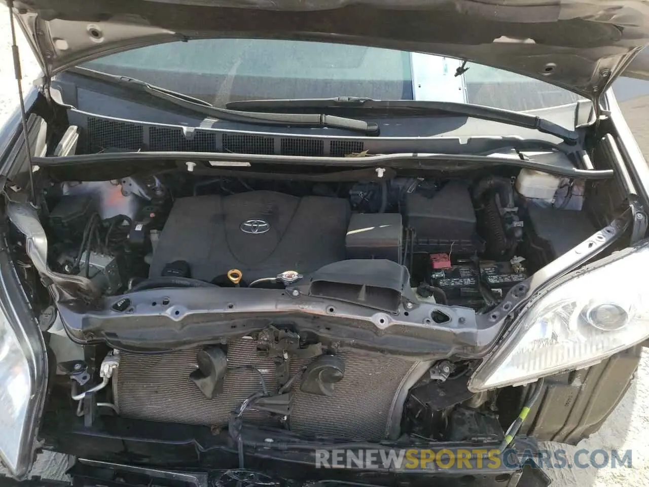 7 Photograph of a damaged car 5TDKZ3DC2KS008170 TOYOTA SIENNA 2019