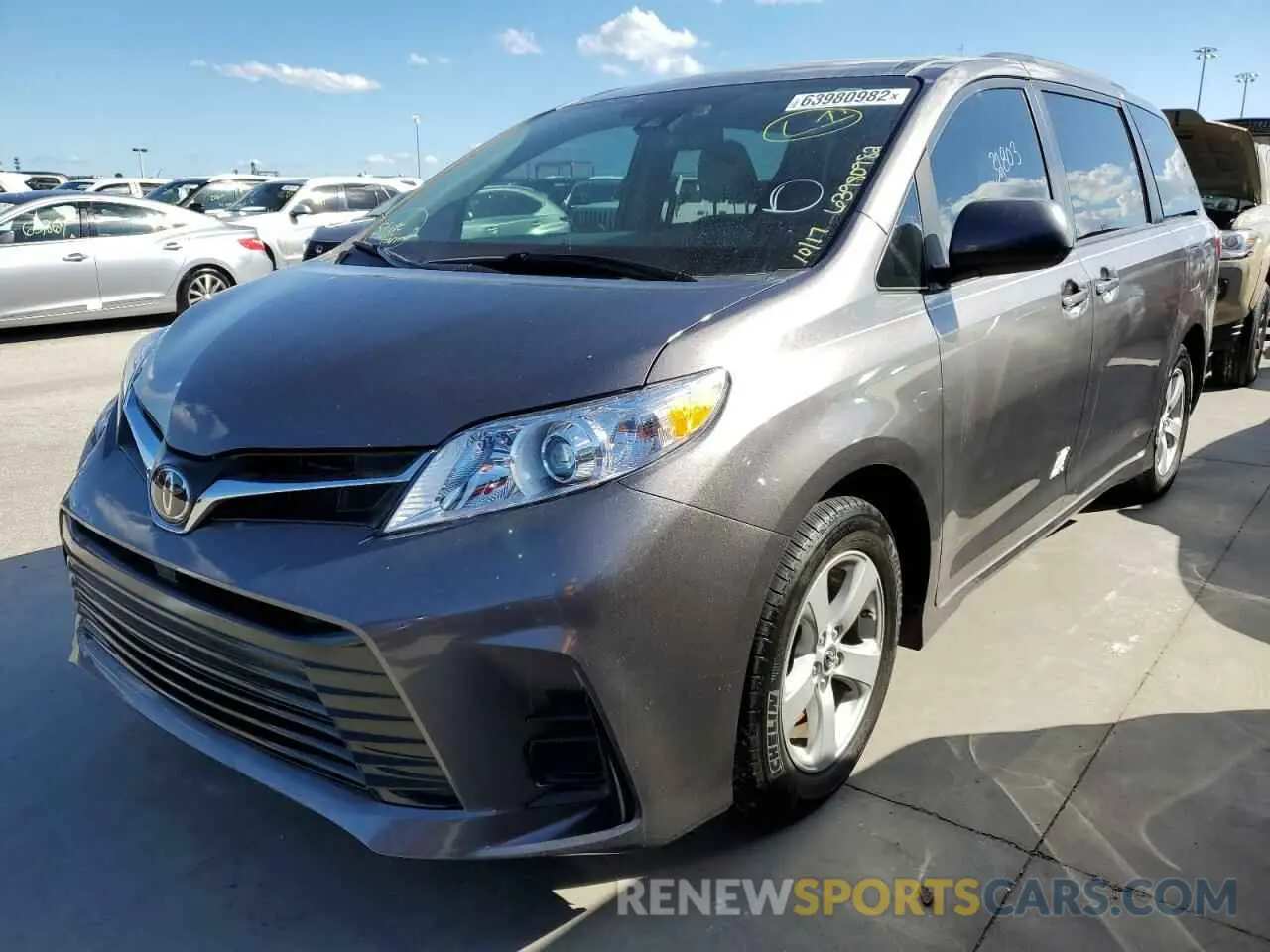 2 Фотография поврежденного автомобиля 5TDKZ3DC2KS981209 TOYOTA SIENNA 2019