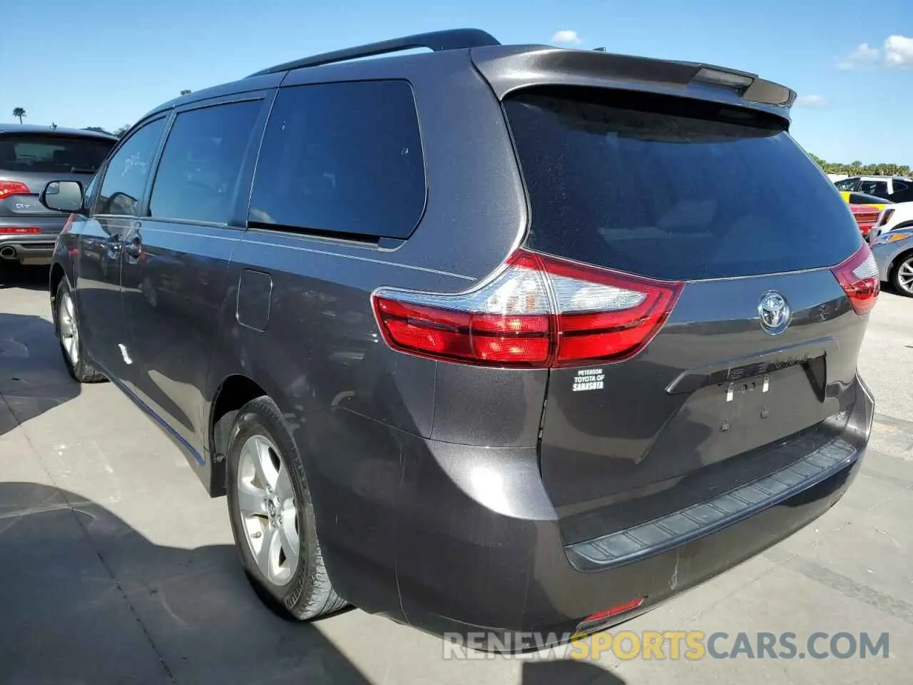 3 Фотография поврежденного автомобиля 5TDKZ3DC2KS981209 TOYOTA SIENNA 2019
