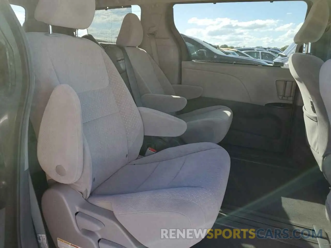 6 Фотография поврежденного автомобиля 5TDKZ3DC2KS981209 TOYOTA SIENNA 2019