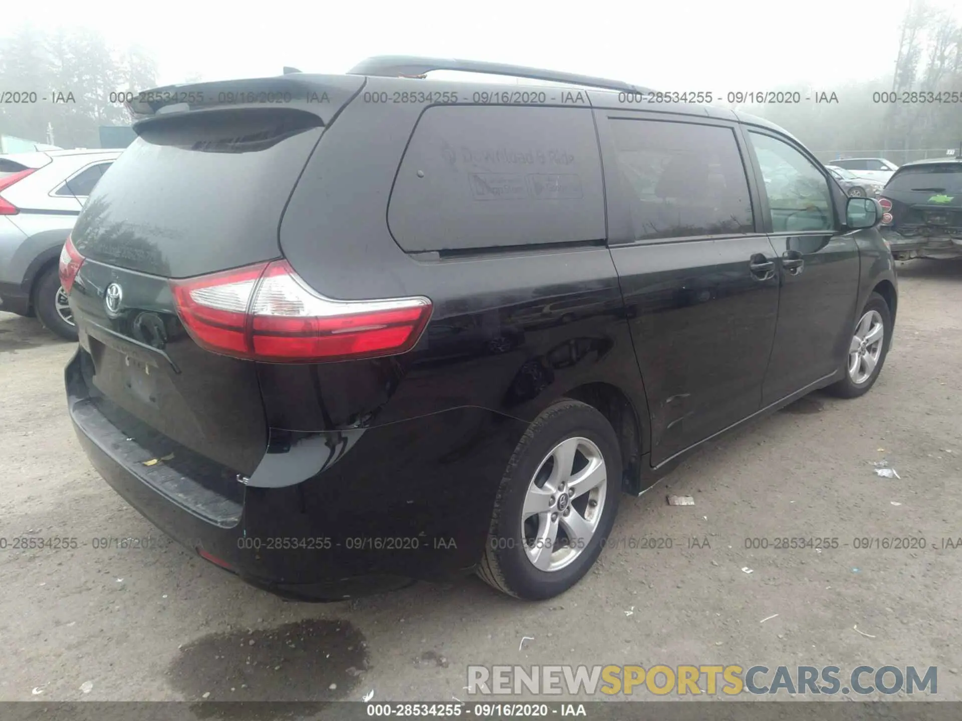 4 Photograph of a damaged car 5TDKZ3DC6KS012013 TOYOTA SIENNA 2019