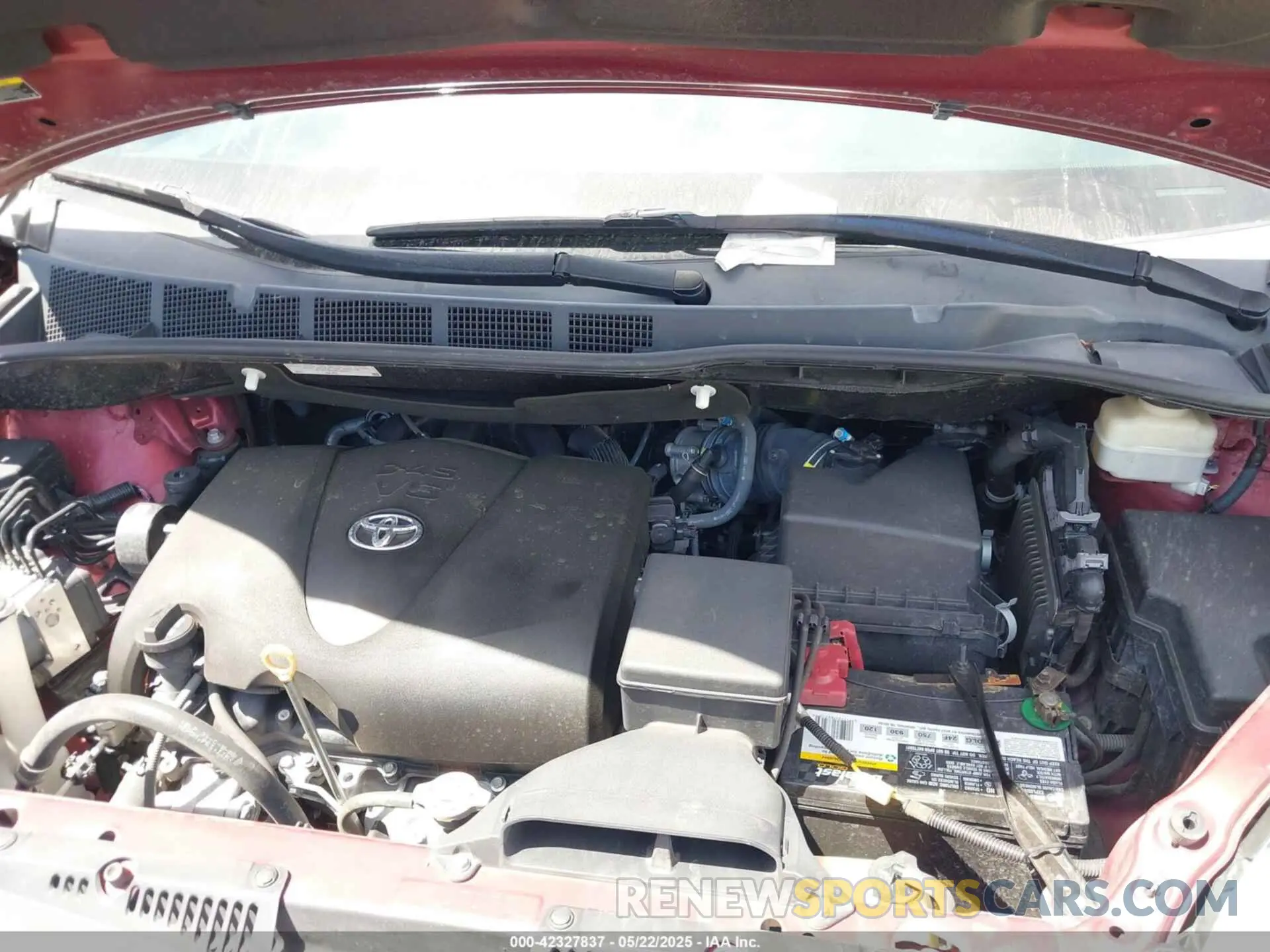10 Photograph of a damaged car 5TDKZ3DC6KS966678 TOYOTA SIENNA 2019