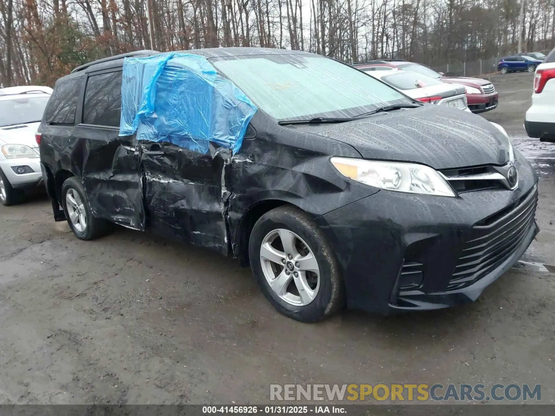 1 Photograph of a damaged car 5TDKZ3DC6KS988342 TOYOTA SIENNA 2019