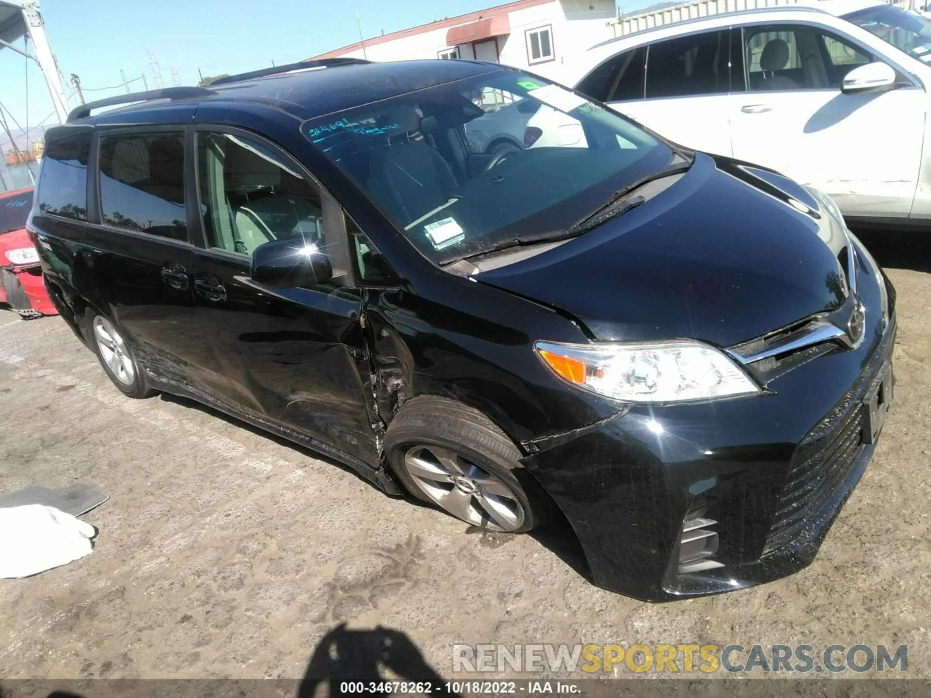 1 Фотография поврежденного автомобиля 5TDKZ3DC7KS999740 TOYOTA SIENNA 2019