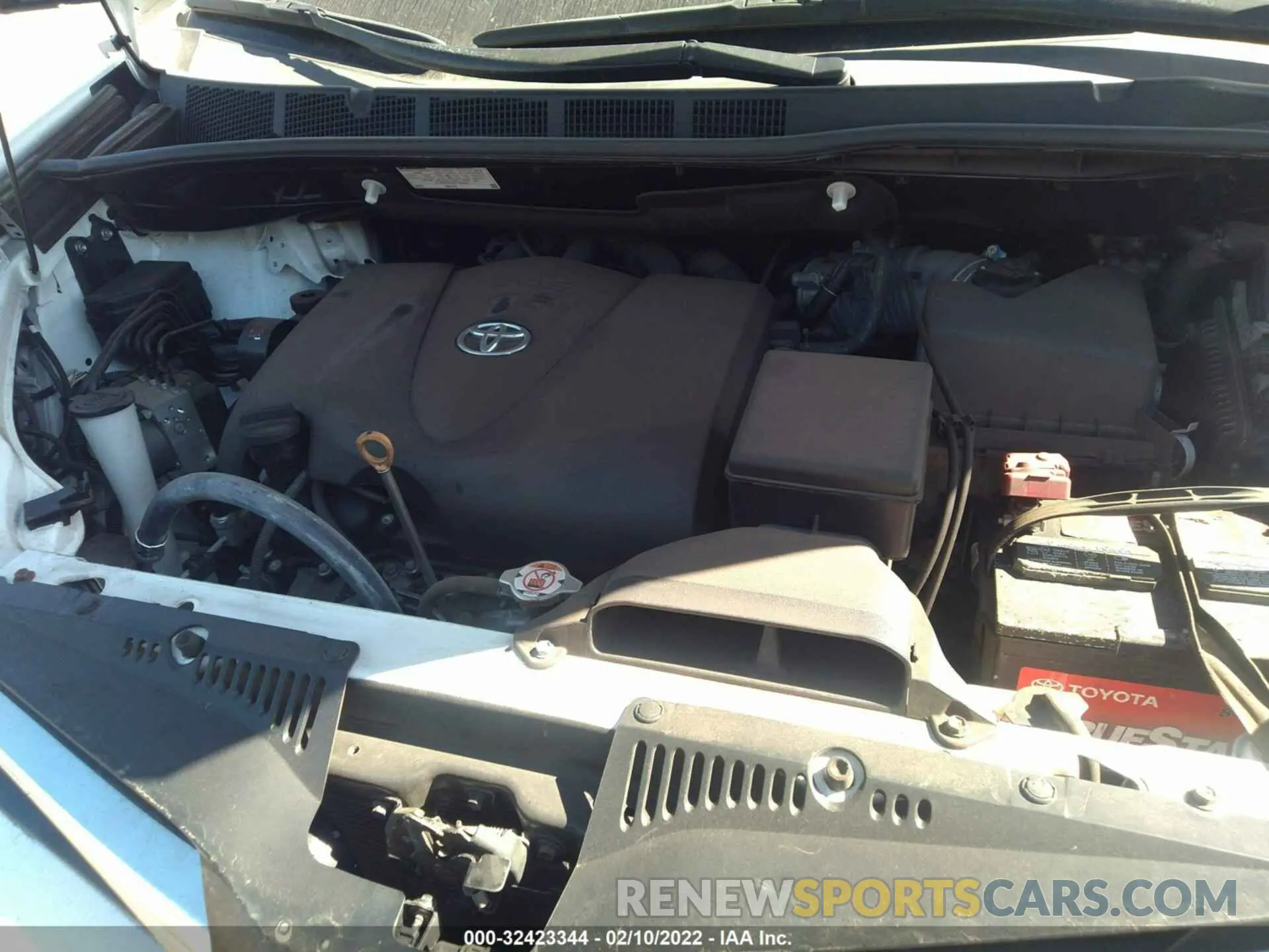 10 Photograph of a damaged car 5TDKZ3DC8KS966584 TOYOTA SIENNA 2019