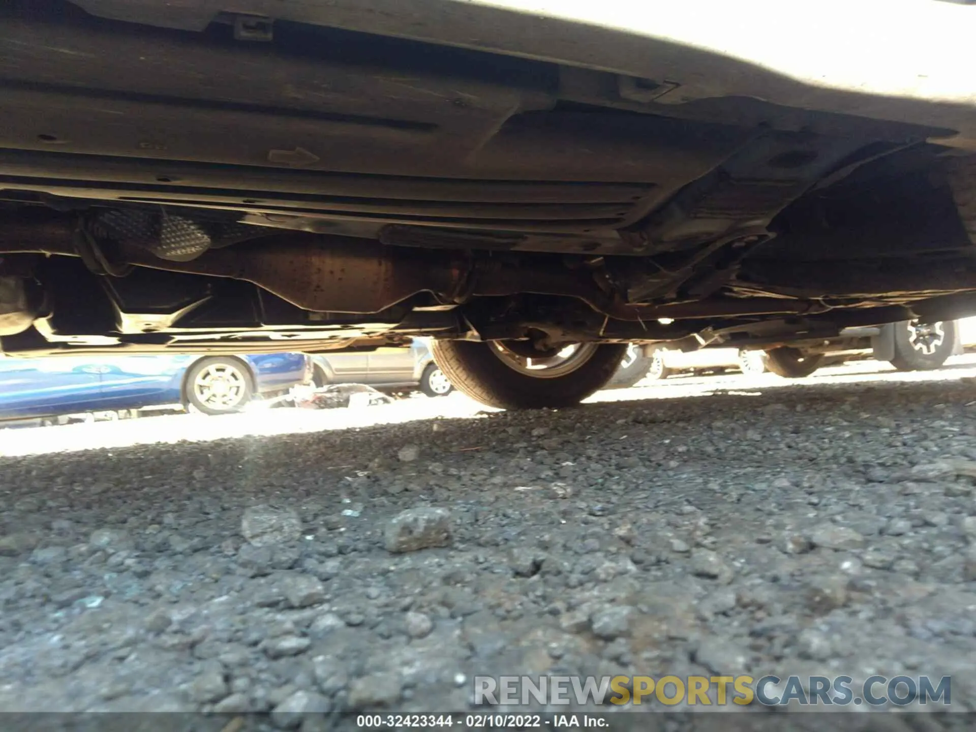 6 Photograph of a damaged car 5TDKZ3DC8KS966584 TOYOTA SIENNA 2019