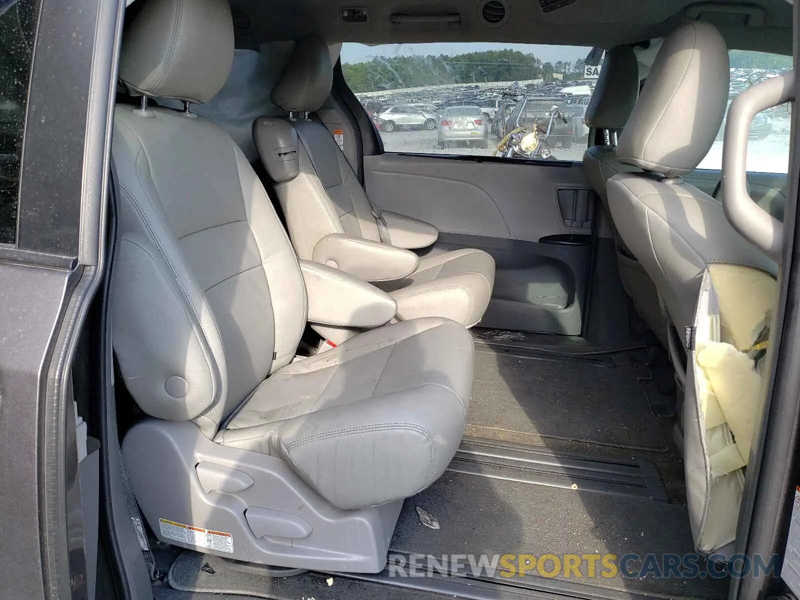 6 Photograph of a damaged car 5TDKZ3DC8KS968156 TOYOTA SIENNA 2019
