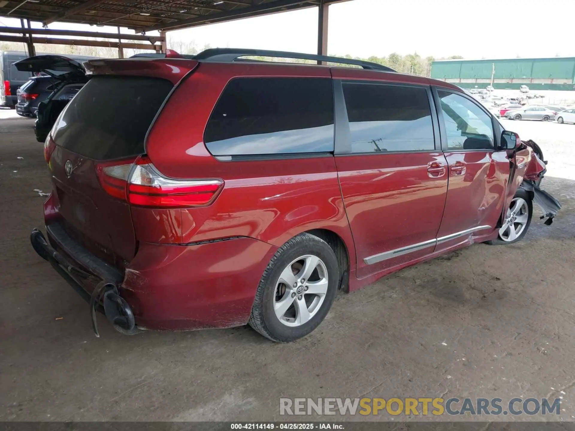 4 Фотография поврежденного автомобиля 5TDKZ3DC8KS988357 TOYOTA SIENNA 2019