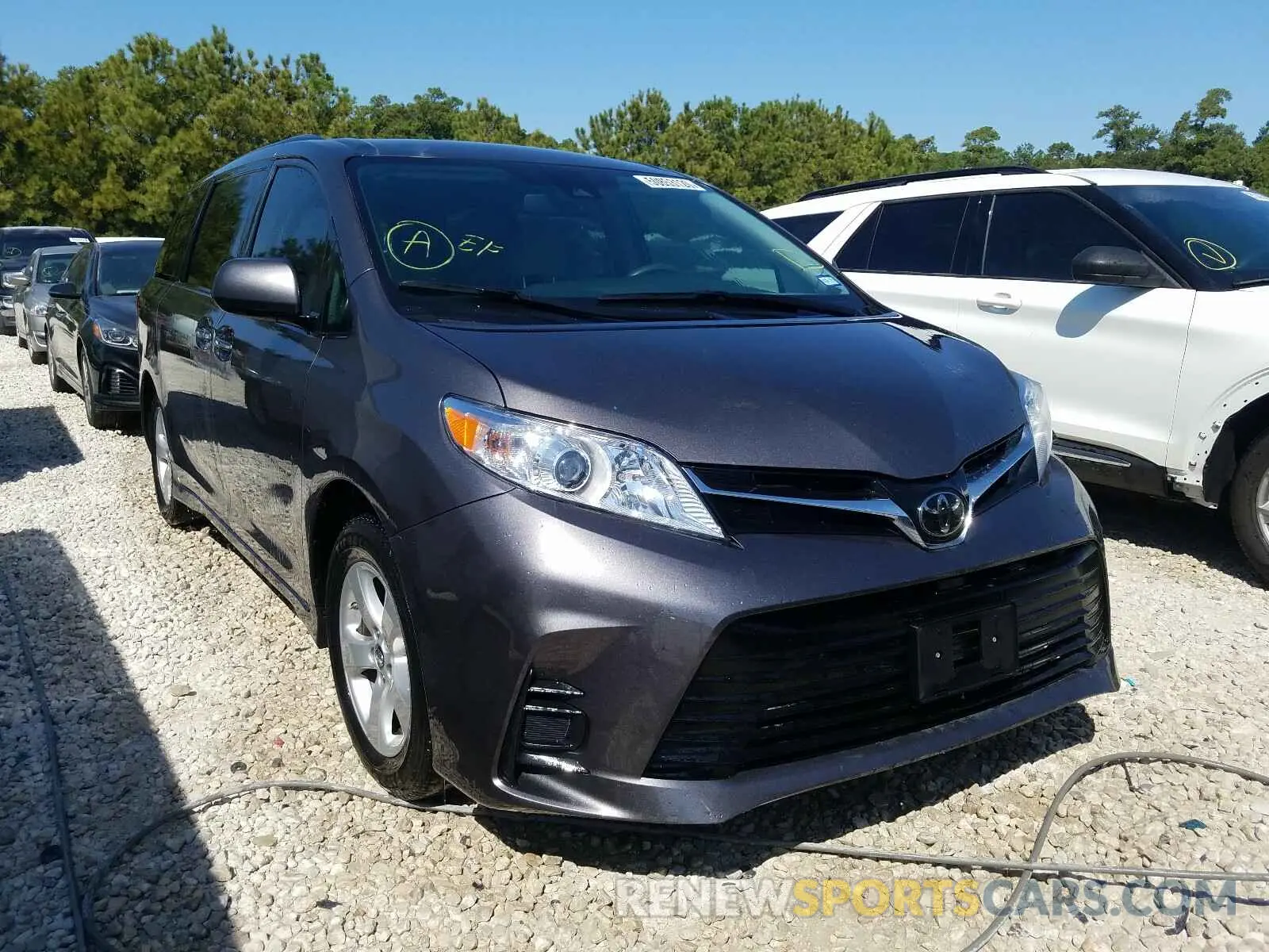 1 Photograph of a damaged car 5TDKZ3DC9KS982437 TOYOTA SIENNA 2019