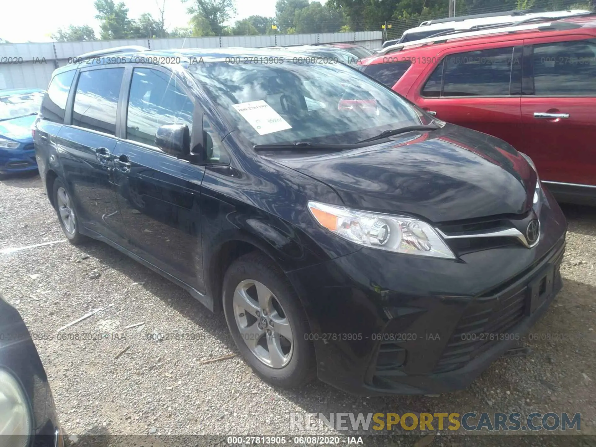1 Photograph of a damaged car 5TDKZ3DC9KS993342 TOYOTA SIENNA 2019