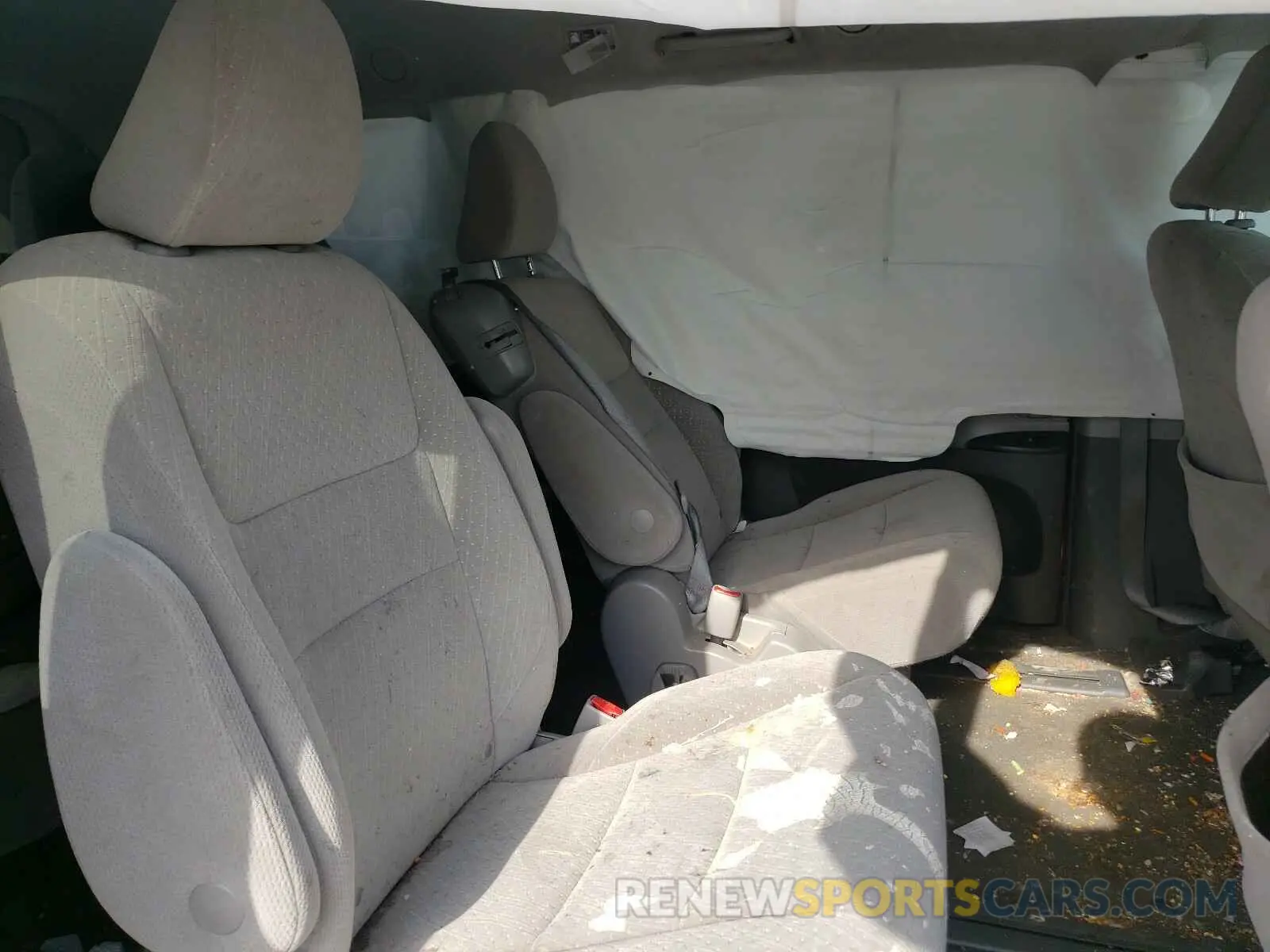 6 Photograph of a damaged car 5TDKZ3DC9KS994183 TOYOTA SIENNA 2019