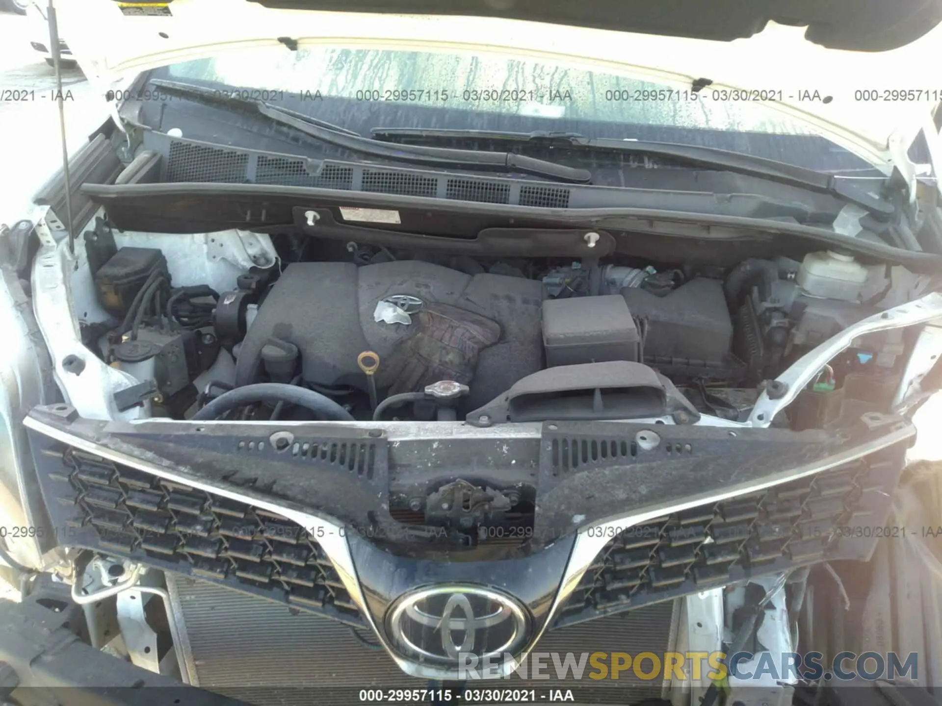 10 Photograph of a damaged car 5TDXZ3DC0KS977603 TOYOTA SIENNA 2019