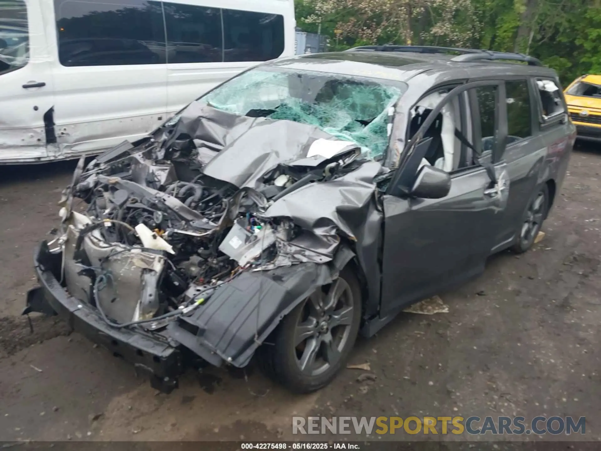 2 Фотография поврежденного автомобиля 5TDXZ3DC4KS014221 TOYOTA SIENNA 2019