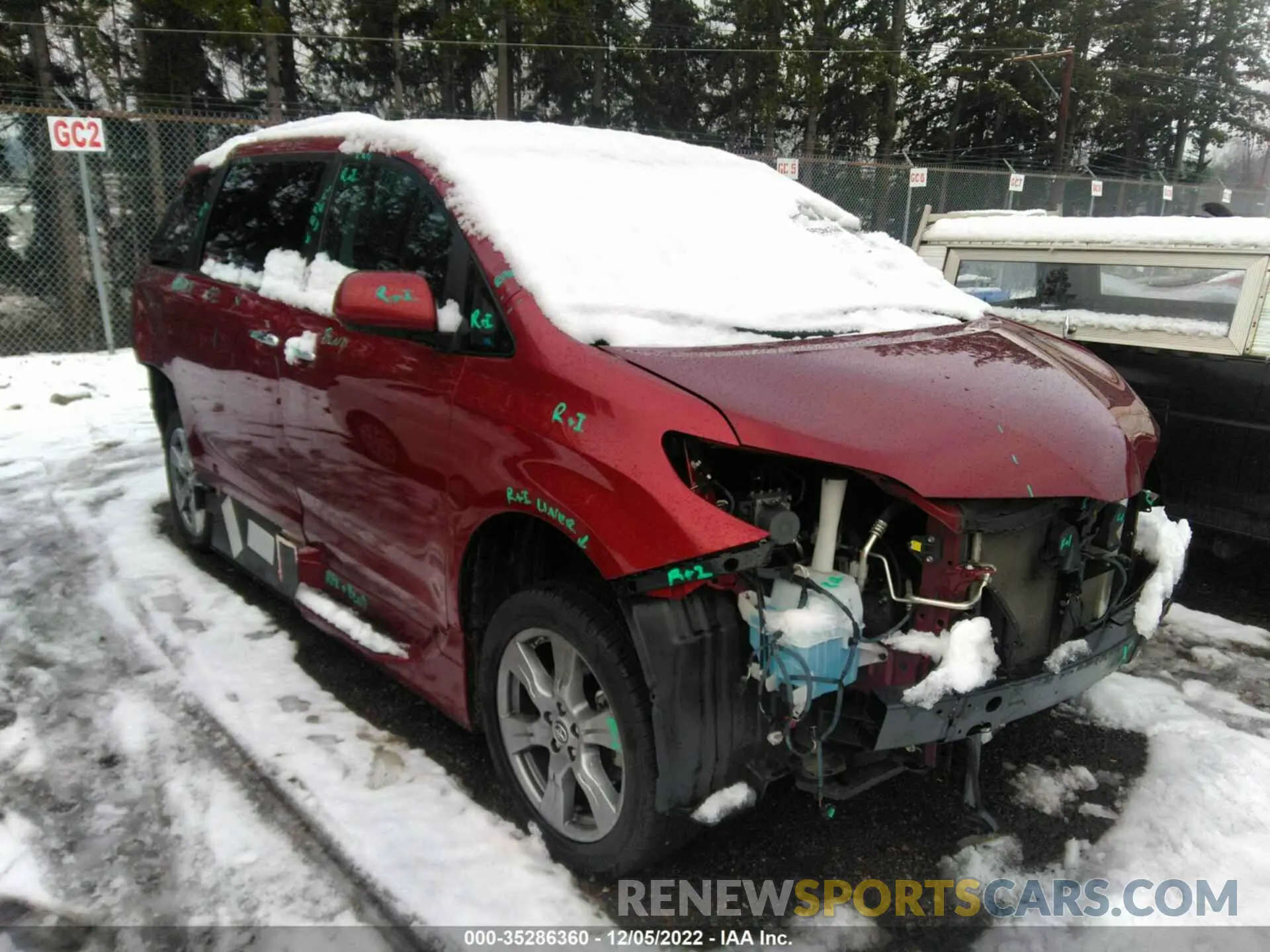1 Photograph of a damaged car 5TDXZ3DC7KS984595 TOYOTA SIENNA 2019