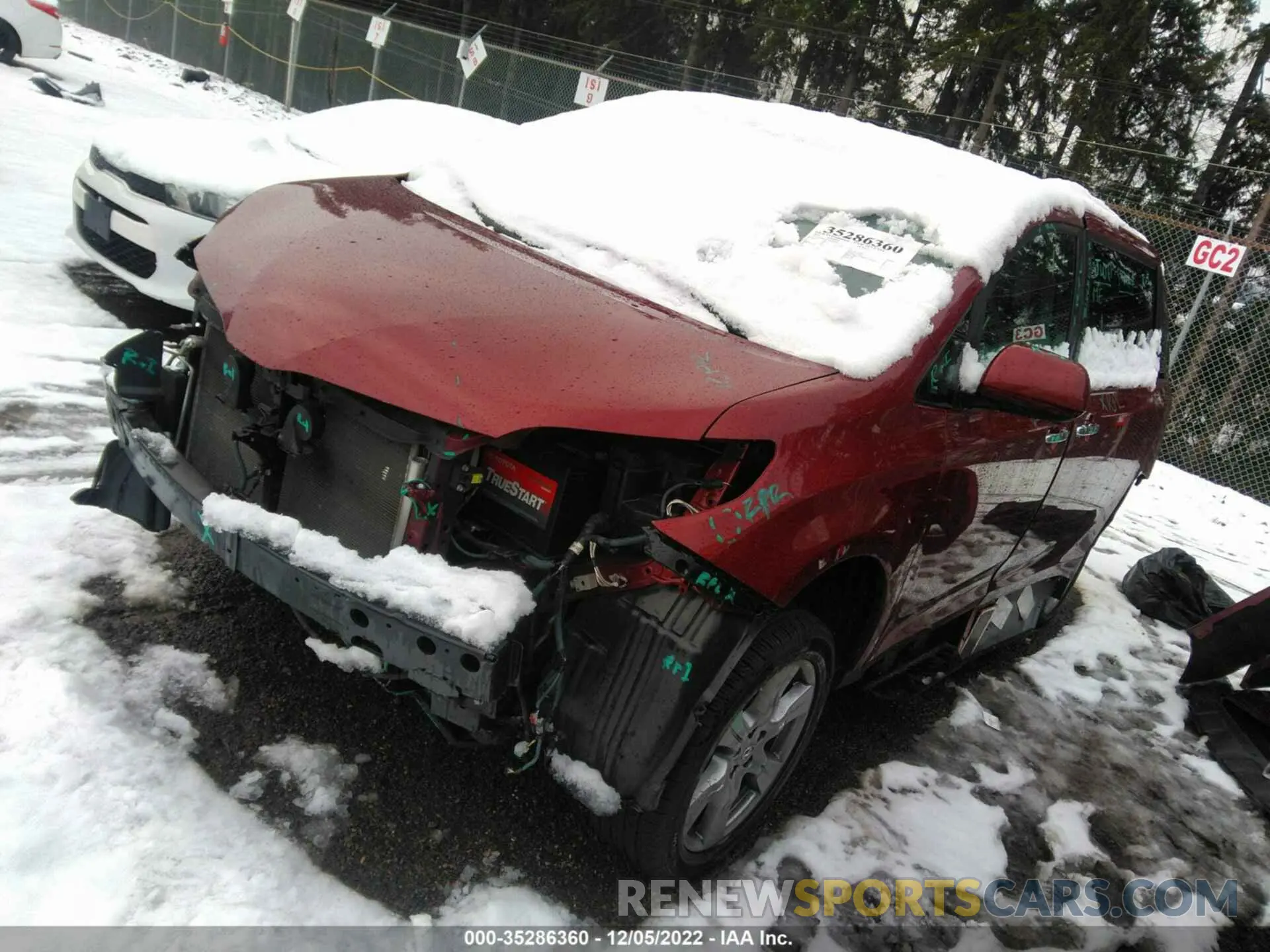 2 Photograph of a damaged car 5TDXZ3DC7KS984595 TOYOTA SIENNA 2019