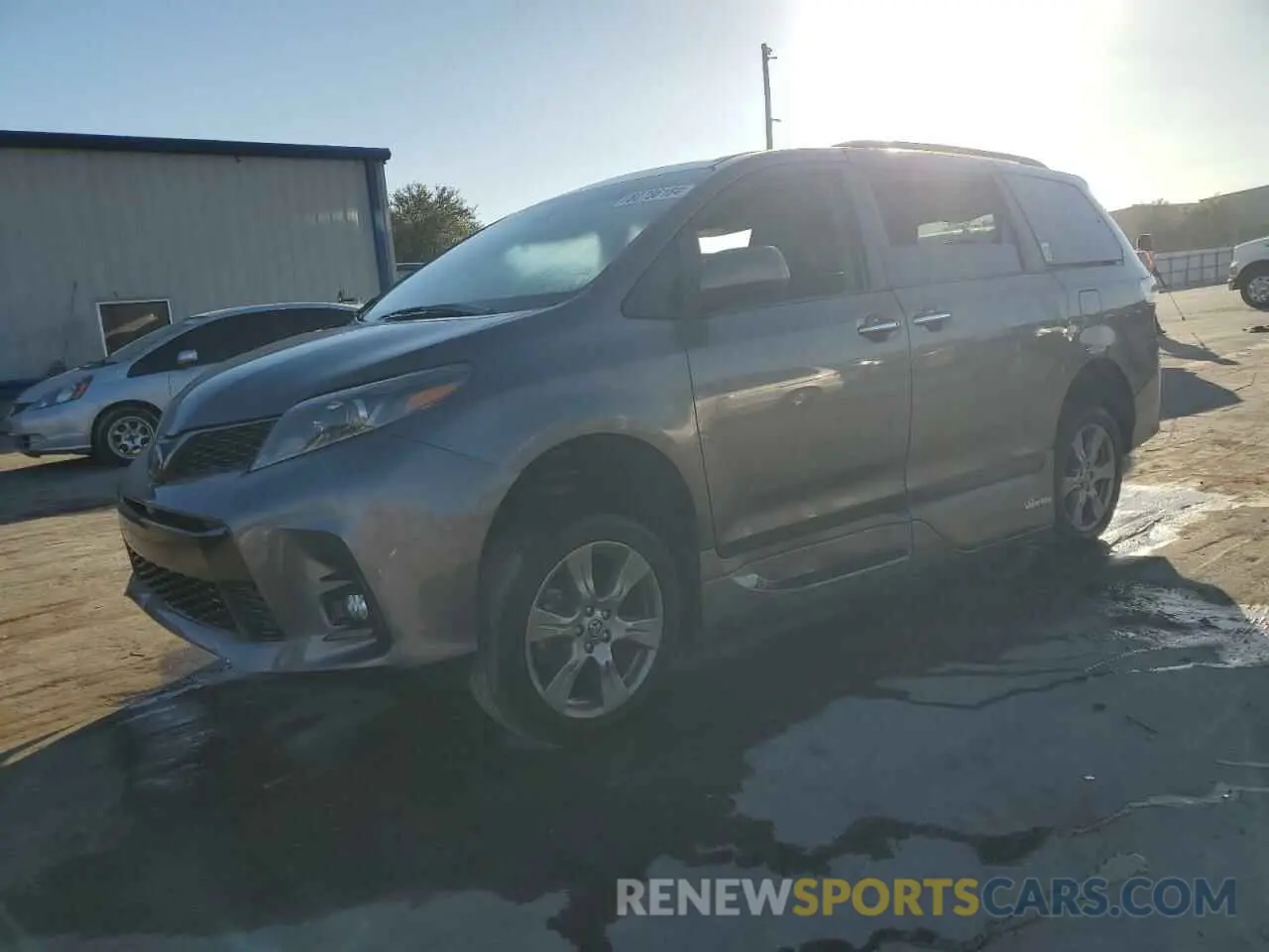 1 Фотография поврежденного автомобиля 5TDXZ3DC9KS978717 TOYOTA SIENNA 2019