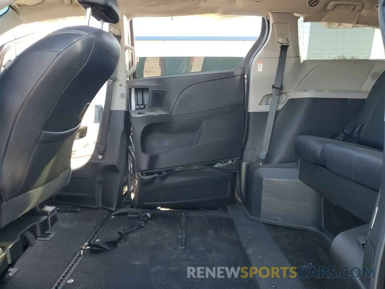 11 Фотография поврежденного автомобиля 5TDXZ3DC9KS978717 TOYOTA SIENNA 2019