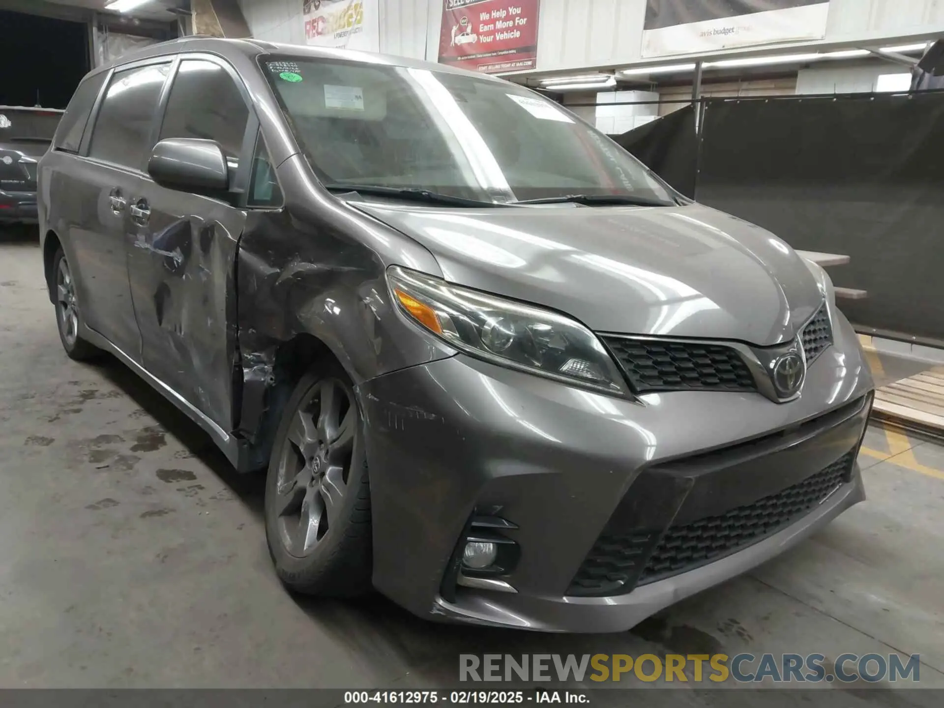 1 Фотография поврежденного автомобиля 5TDXZ3DC9KS998790 TOYOTA SIENNA 2019