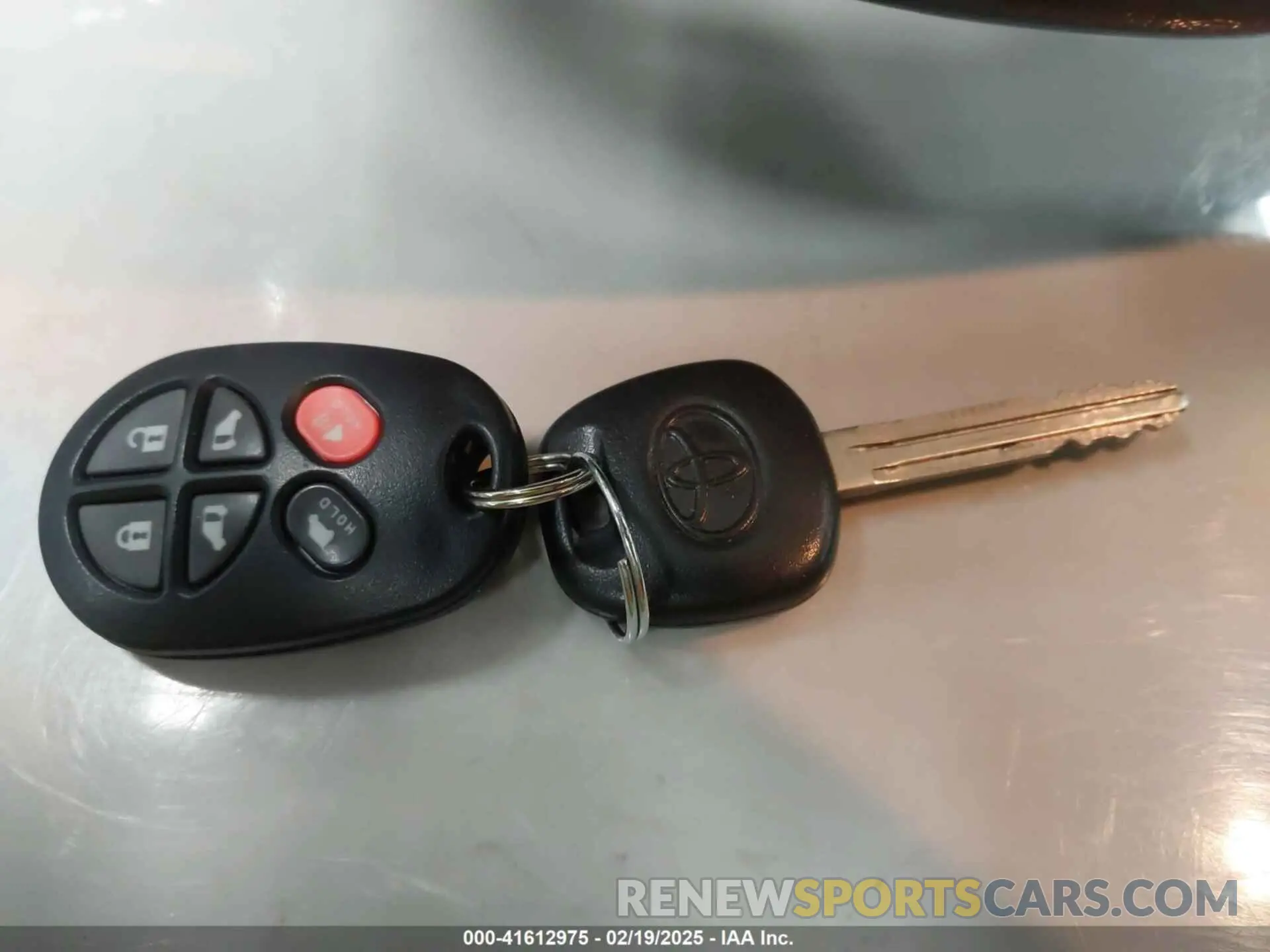 11 Фотография поврежденного автомобиля 5TDXZ3DC9KS998790 TOYOTA SIENNA 2019