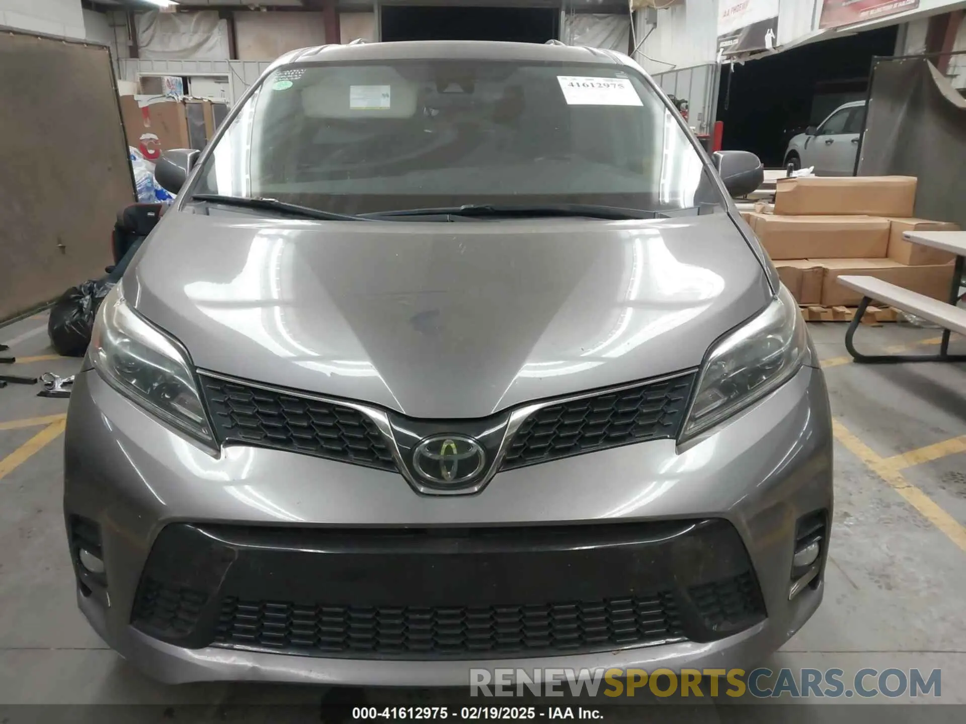 12 Фотография поврежденного автомобиля 5TDXZ3DC9KS998790 TOYOTA SIENNA 2019