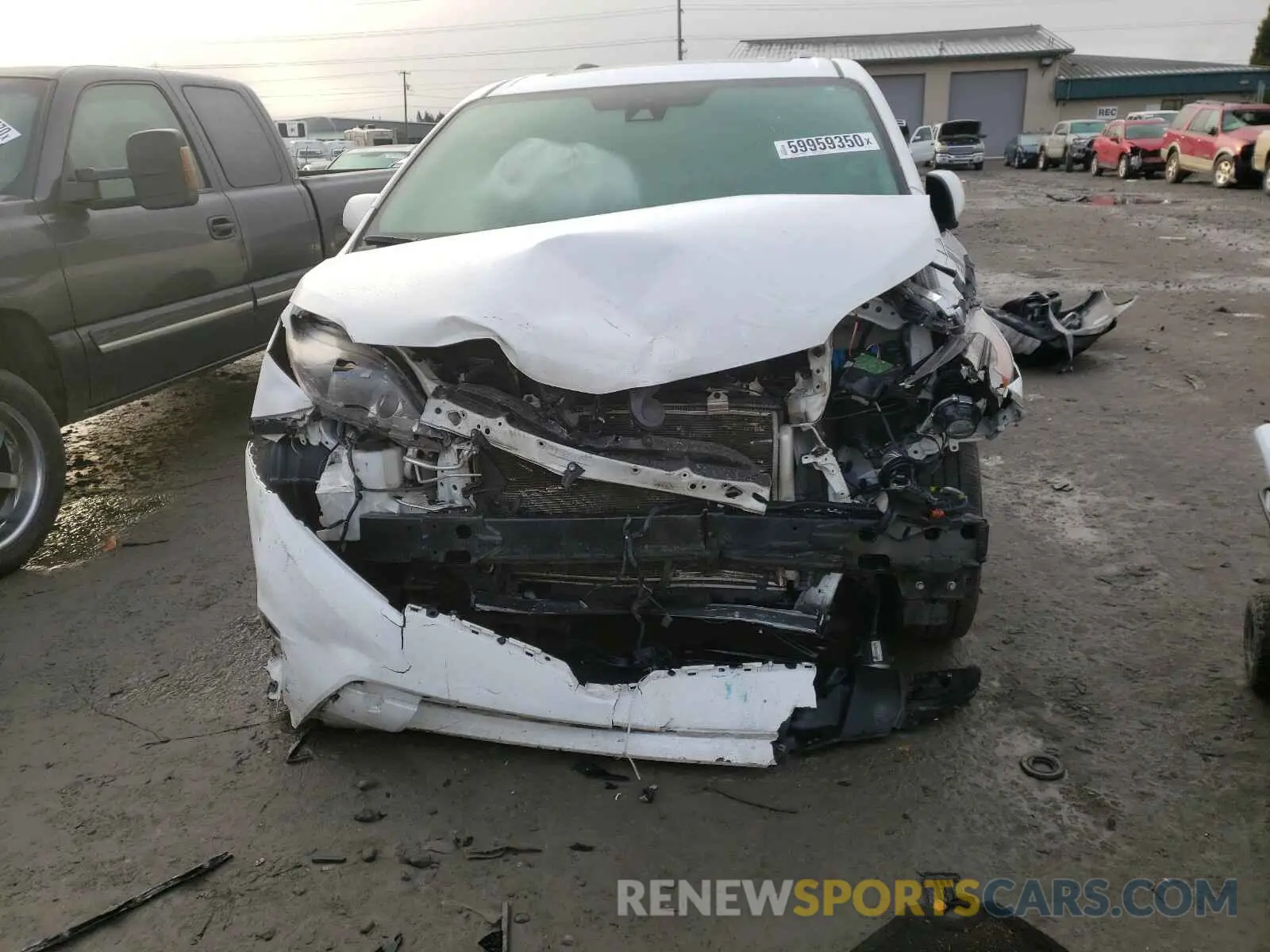 9 Photograph of a damaged car 5TDXZ3DCXKS003773 TOYOTA SIENNA 2019