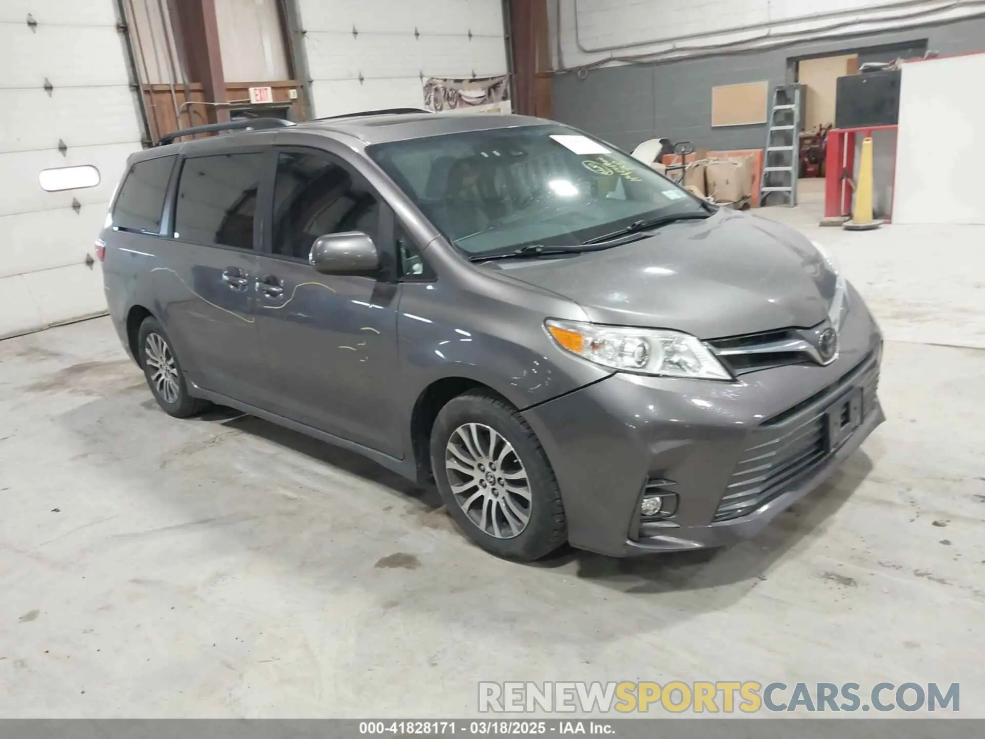1 Photograph of a damaged car 5TDYZ3DC1KS016206 TOYOTA SIENNA 2019