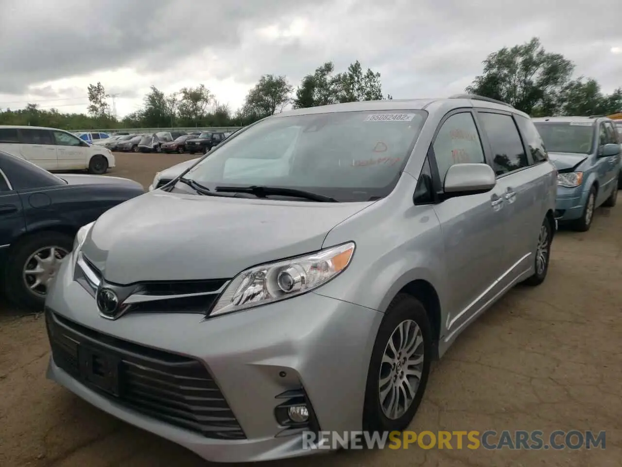 2 Photograph of a damaged car 5TDYZ3DC2KS006414 TOYOTA SIENNA 2019