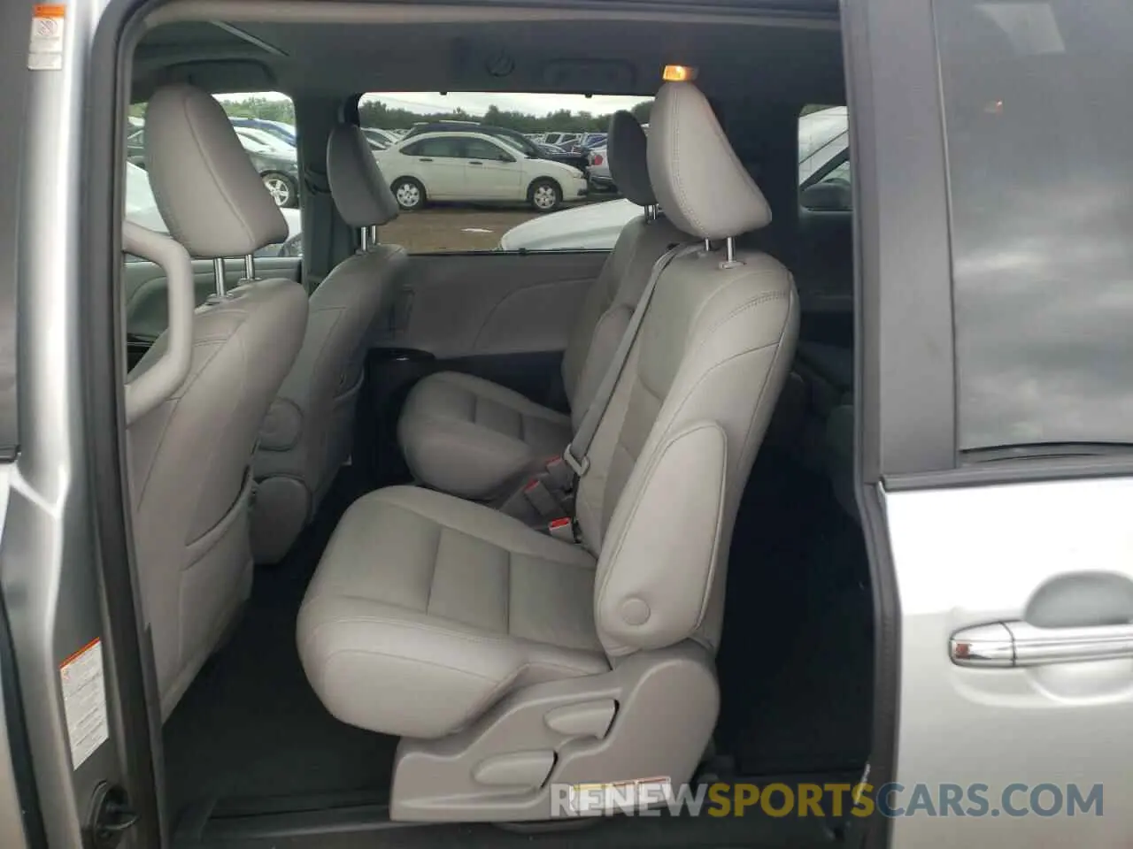 6 Photograph of a damaged car 5TDYZ3DC2KS006414 TOYOTA SIENNA 2019