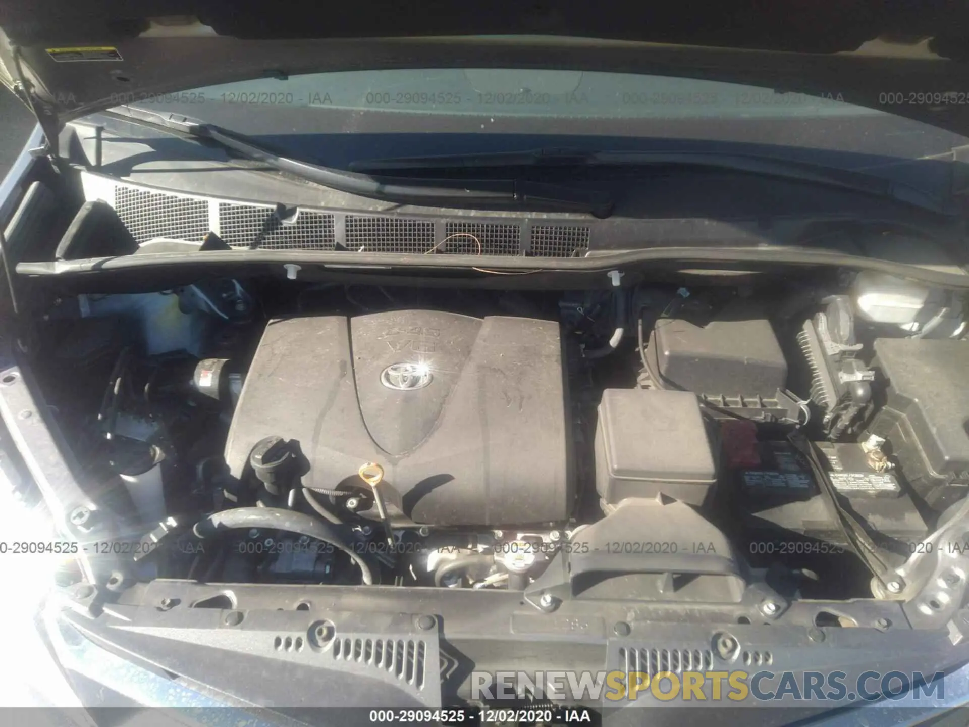 10 Photograph of a damaged car 5TDYZ3DC2KS015811 TOYOTA SIENNA 2019