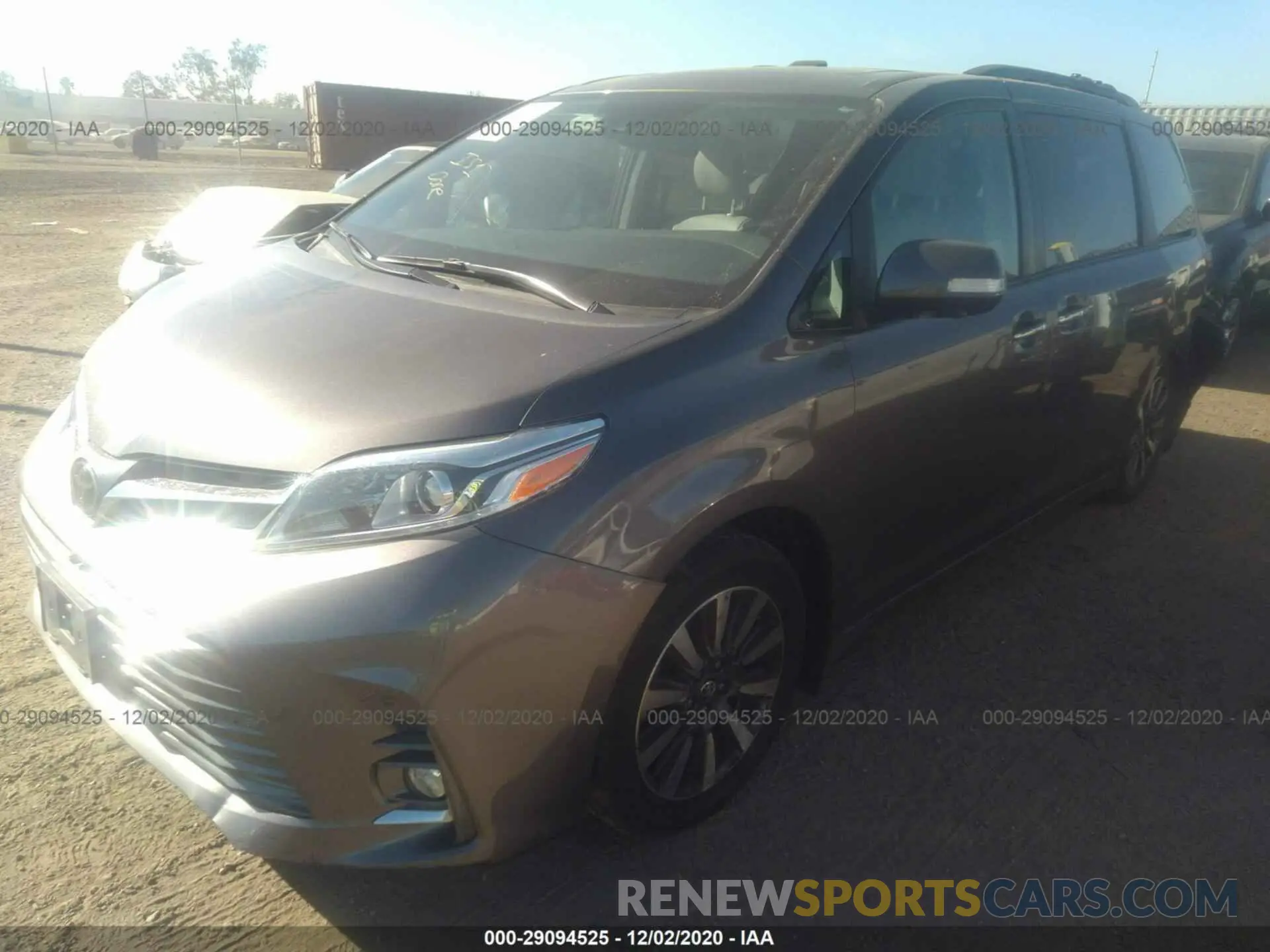 2 Photograph of a damaged car 5TDYZ3DC2KS015811 TOYOTA SIENNA 2019