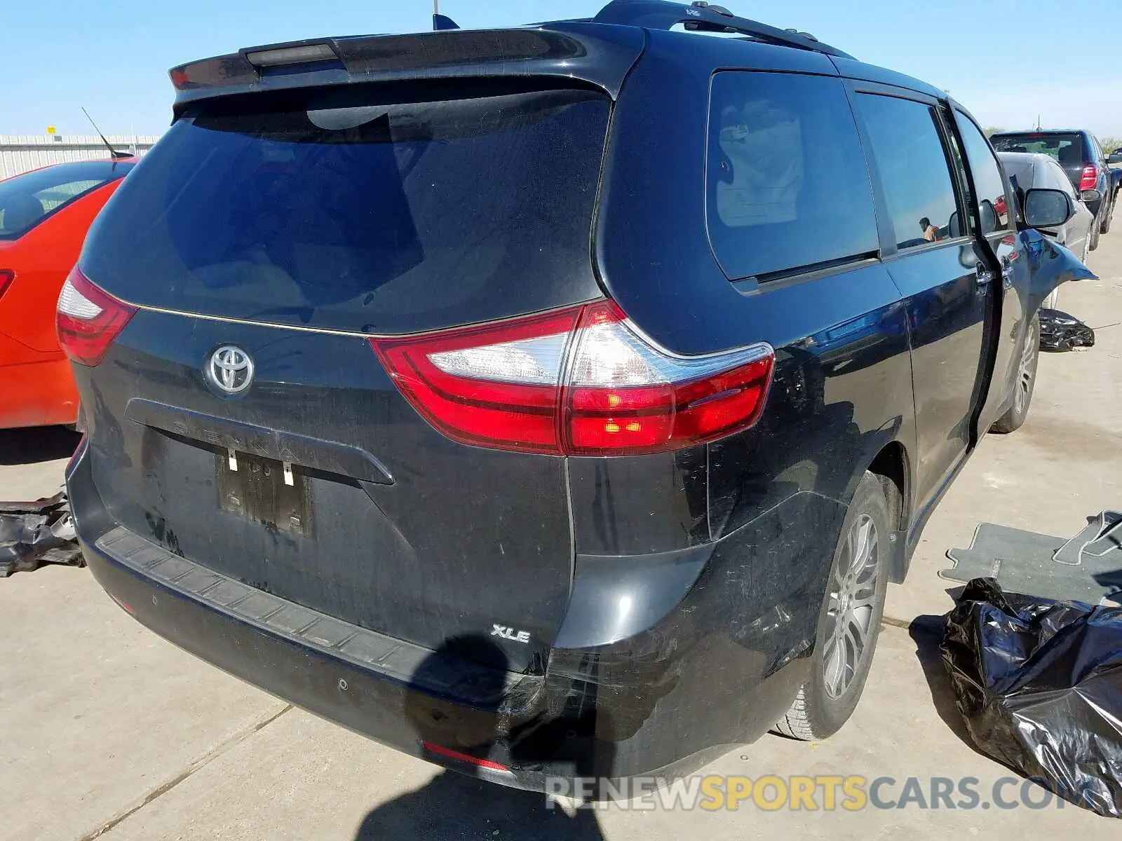 4 Фотография поврежденного автомобиля 5TDYZ3DC2KS975324 TOYOTA SIENNA 2019