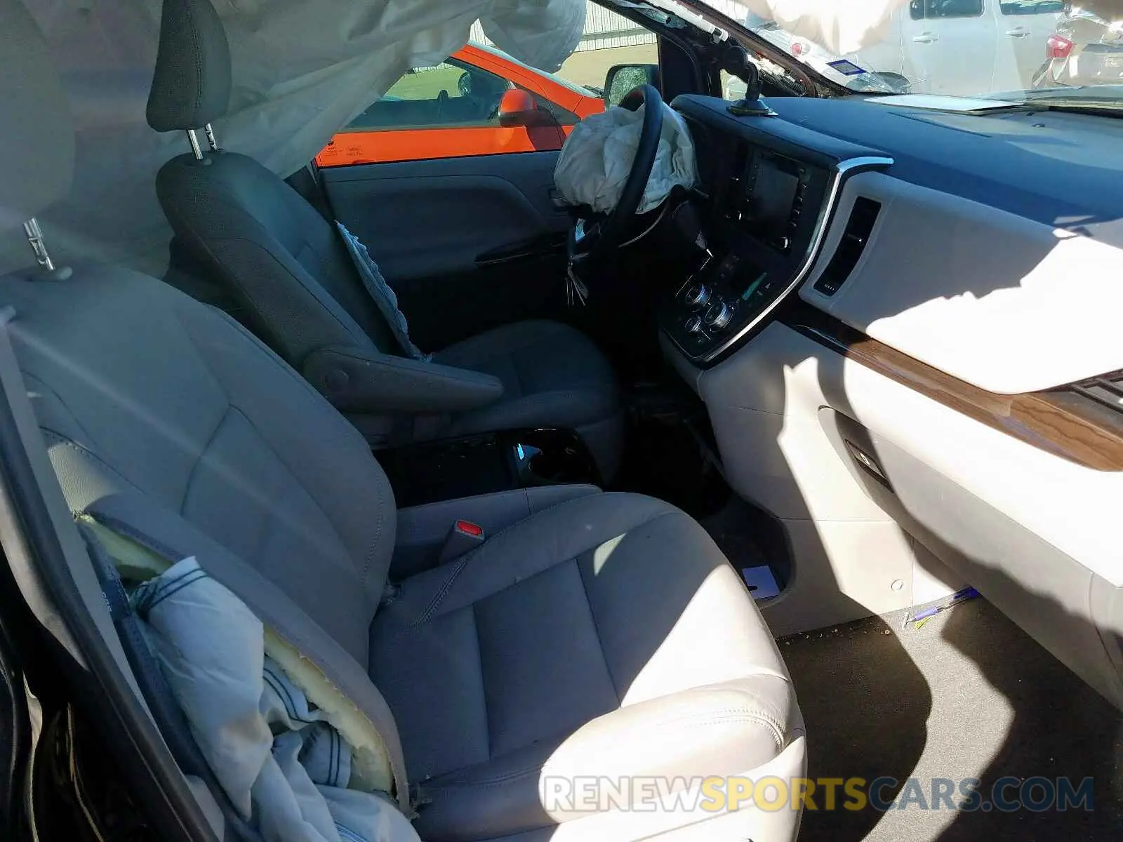 5 Фотография поврежденного автомобиля 5TDYZ3DC2KS975324 TOYOTA SIENNA 2019