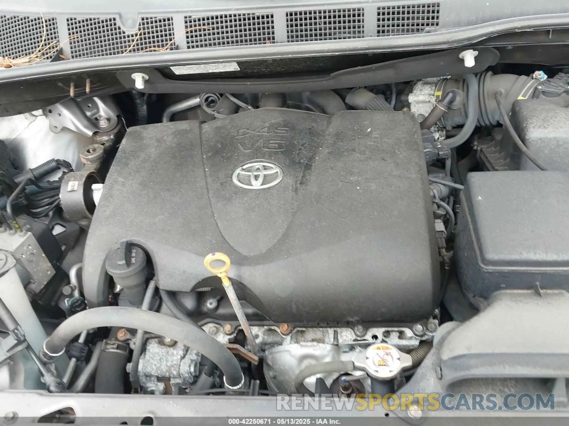 10 Photograph of a damaged car 5TDYZ3DC2KS976344 TOYOTA SIENNA 2019