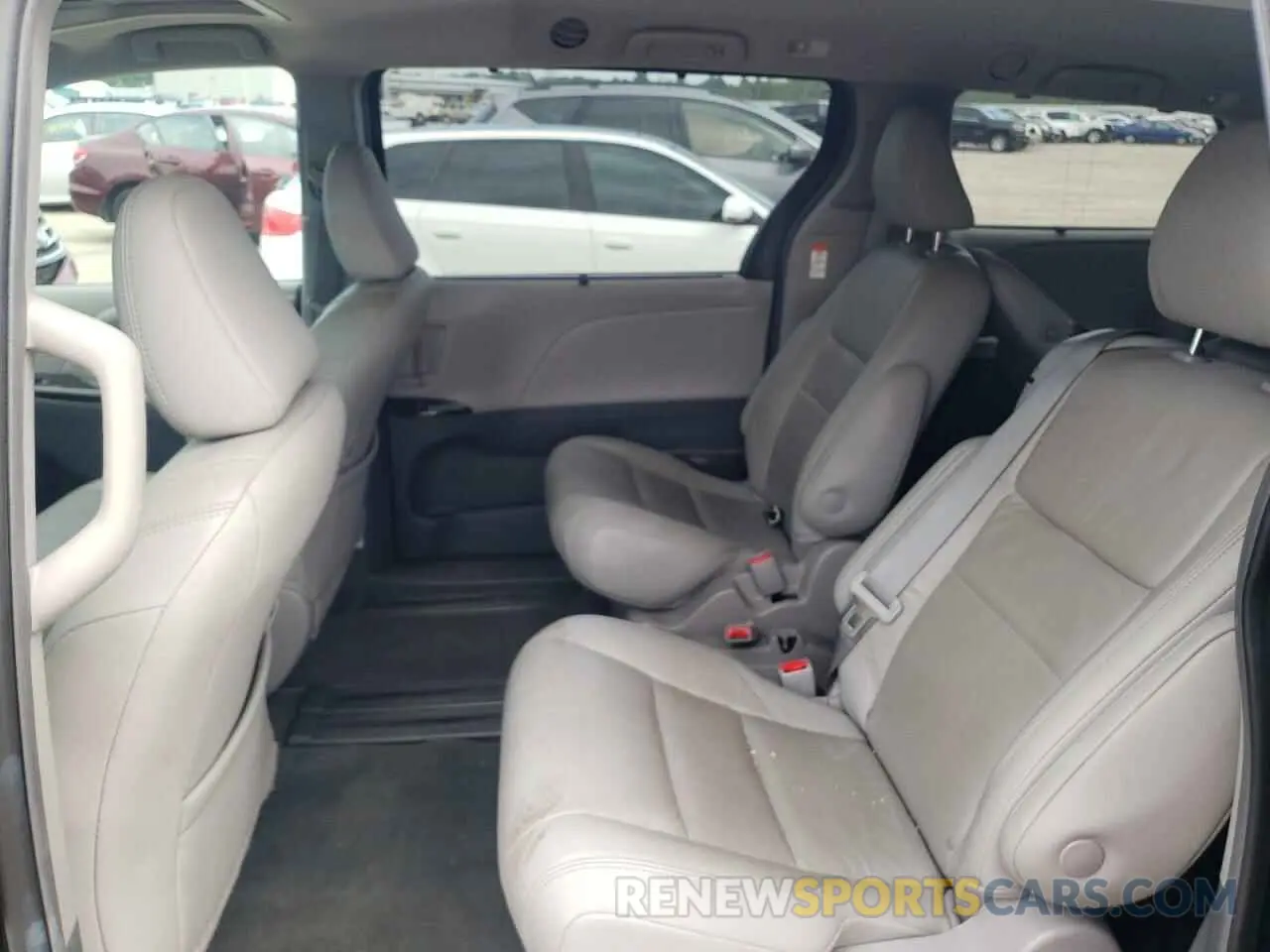 6 Photograph of a damaged car 5TDYZ3DC3KS015767 TOYOTA SIENNA 2019