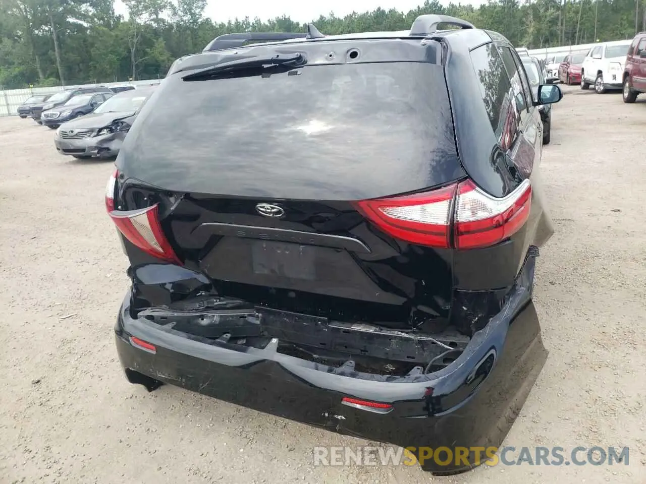 9 Photograph of a damaged car 5TDYZ3DC3KS015767 TOYOTA SIENNA 2019