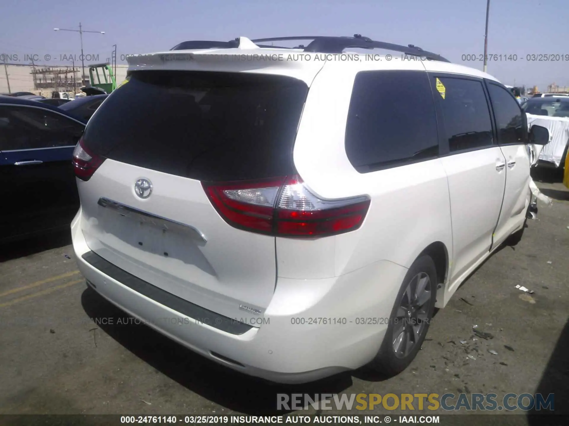 4 Photograph of a damaged car 5TDYZ3DC3KS968947 TOYOTA SIENNA 2019