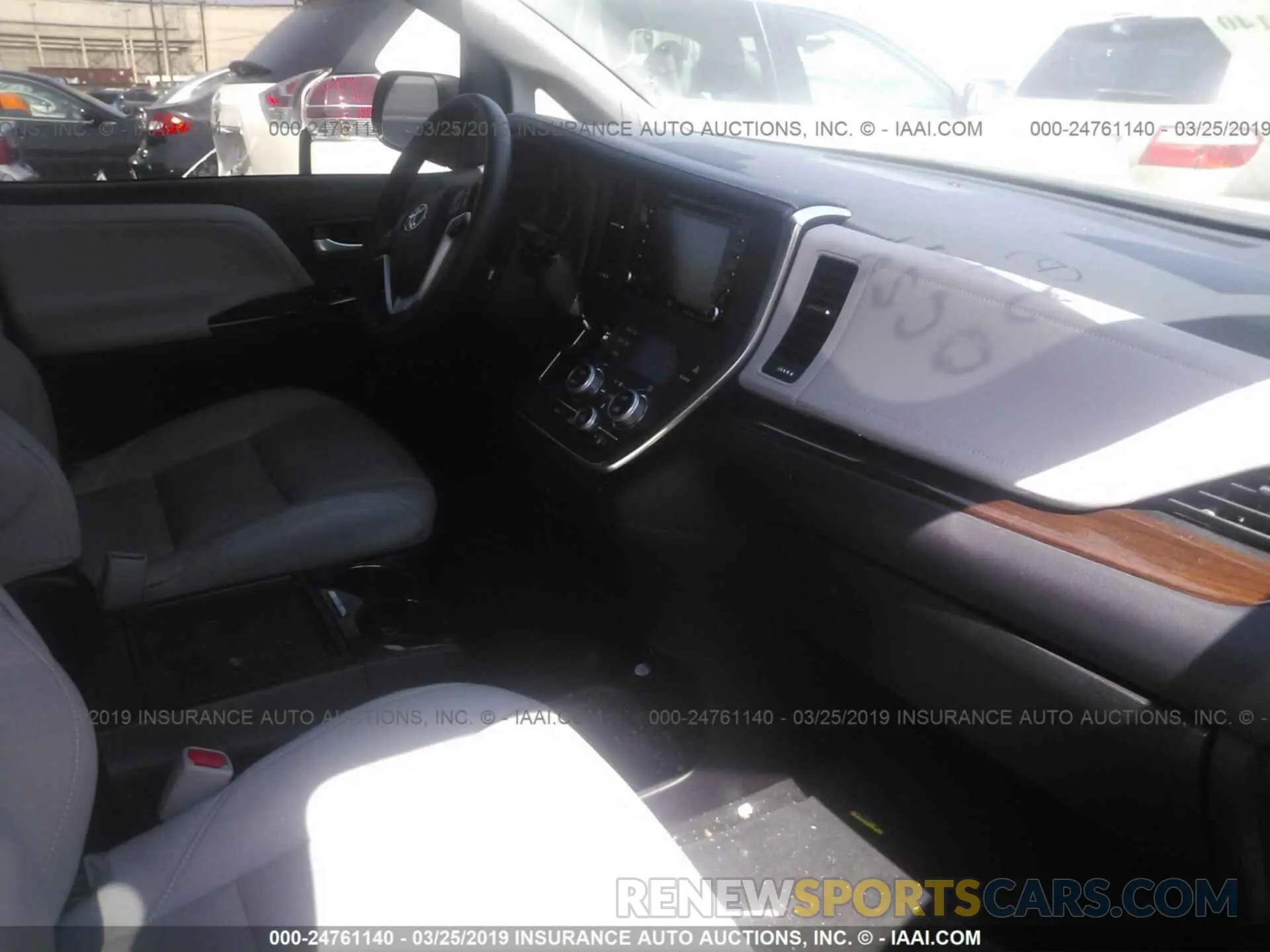 5 Photograph of a damaged car 5TDYZ3DC3KS968947 TOYOTA SIENNA 2019