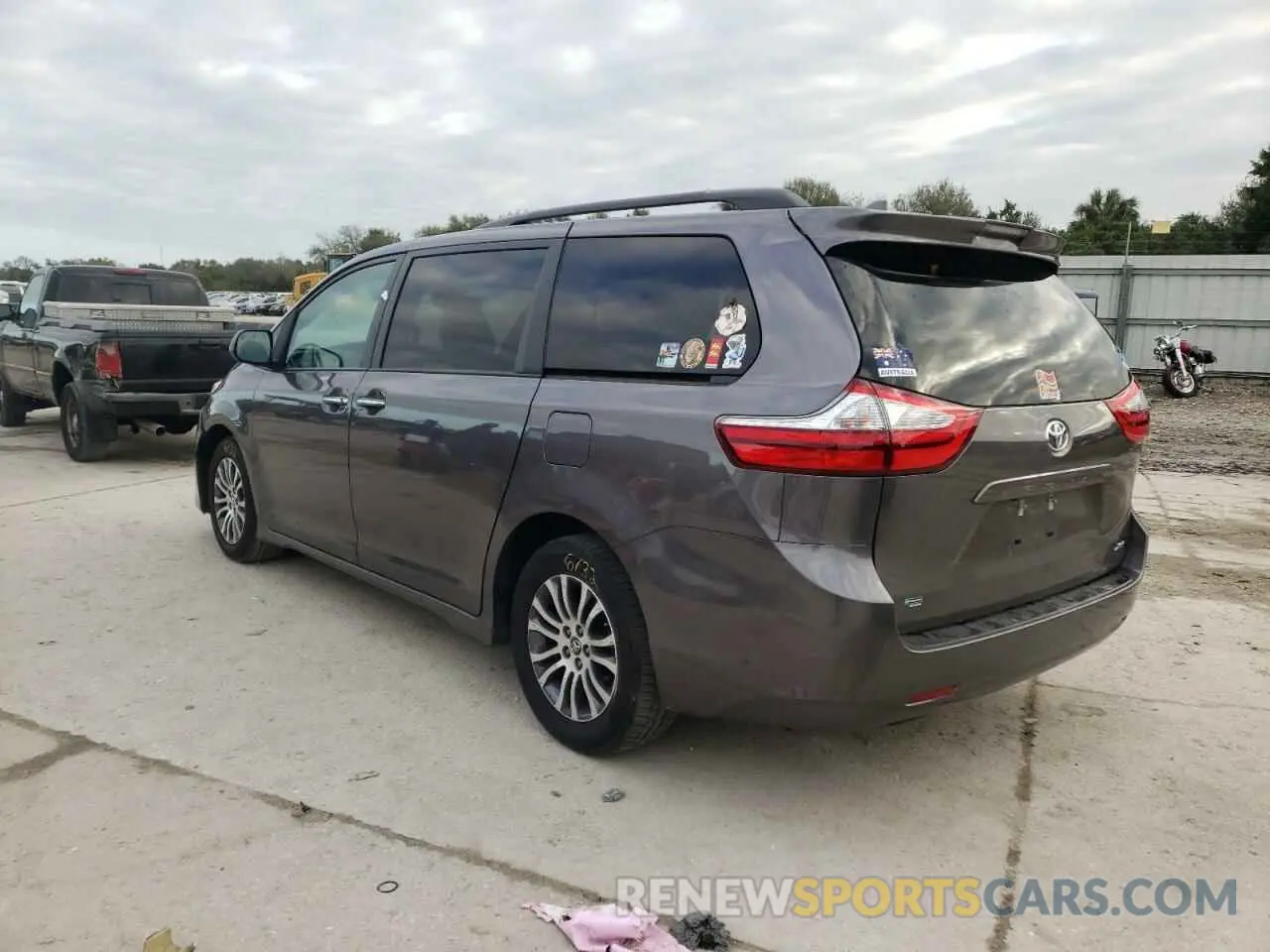 3 Photograph of a damaged car 5TDYZ3DC3KS984968 TOYOTA SIENNA 2019