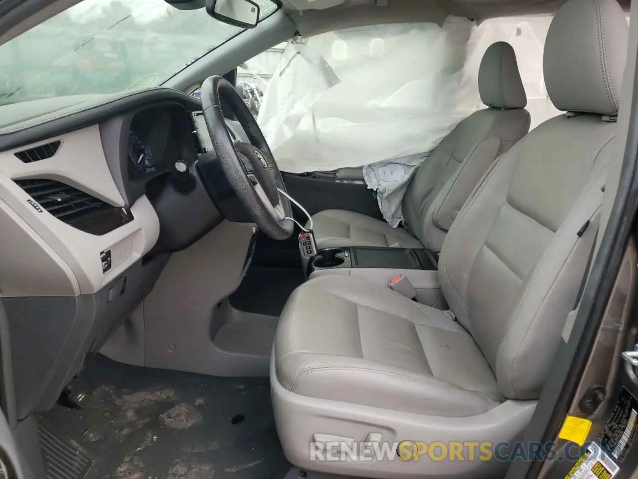 5 Photograph of a damaged car 5TDYZ3DC3KS984968 TOYOTA SIENNA 2019