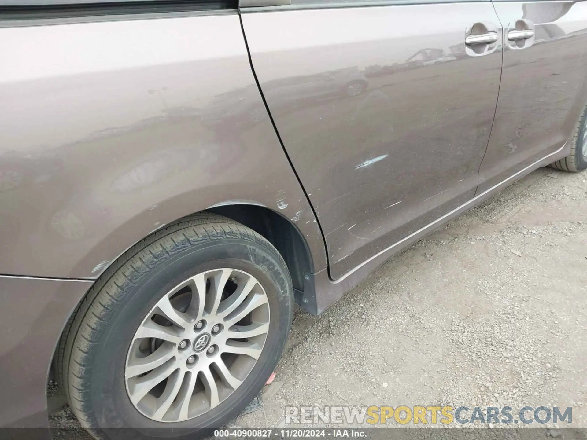 19 Фотография поврежденного автомобиля 5TDYZ3DC4KS987264 TOYOTA SIENNA 2019