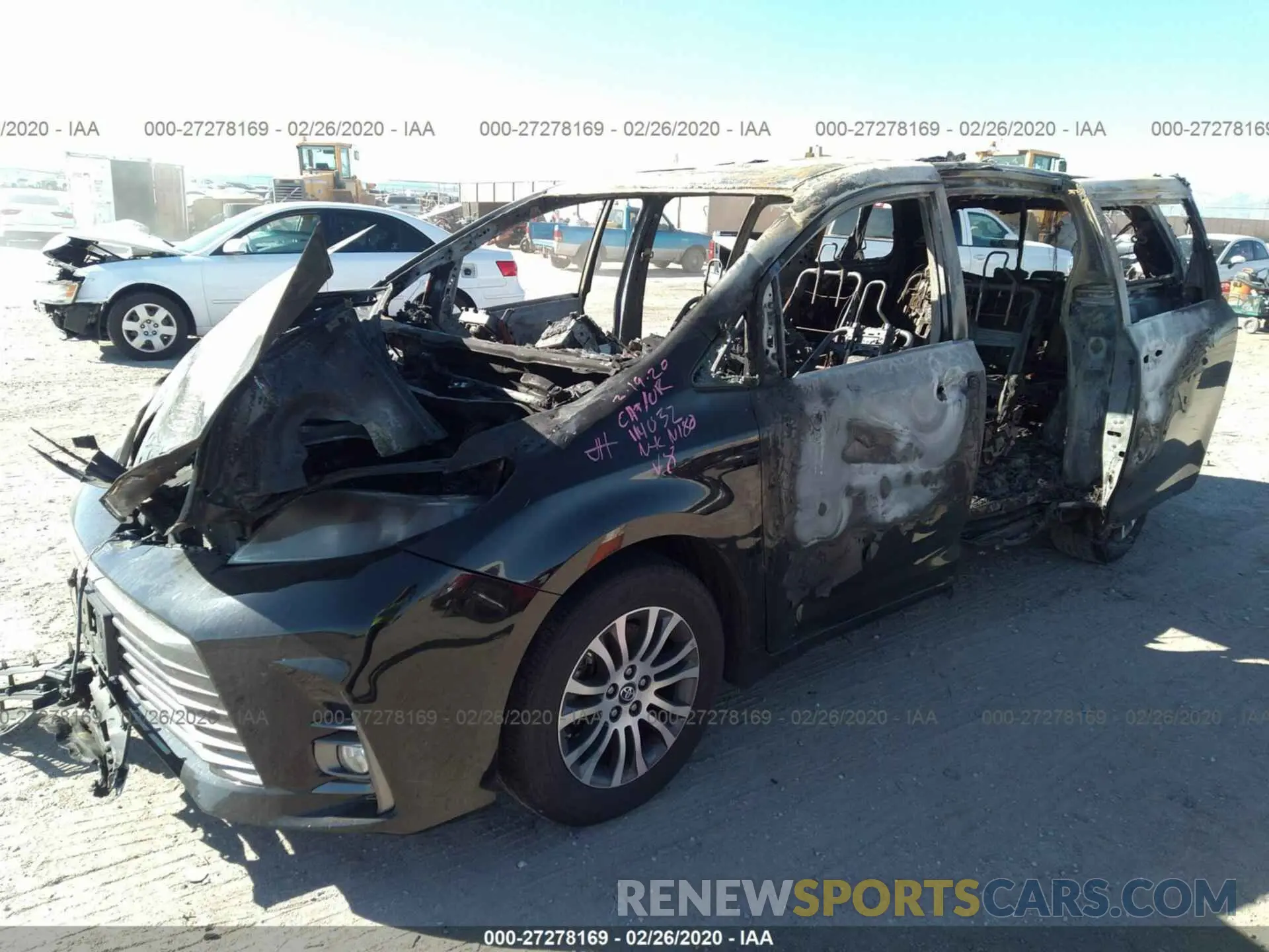 2 Photograph of a damaged car 5TDYZ3DC4KS994263 TOYOTA SIENNA 2019