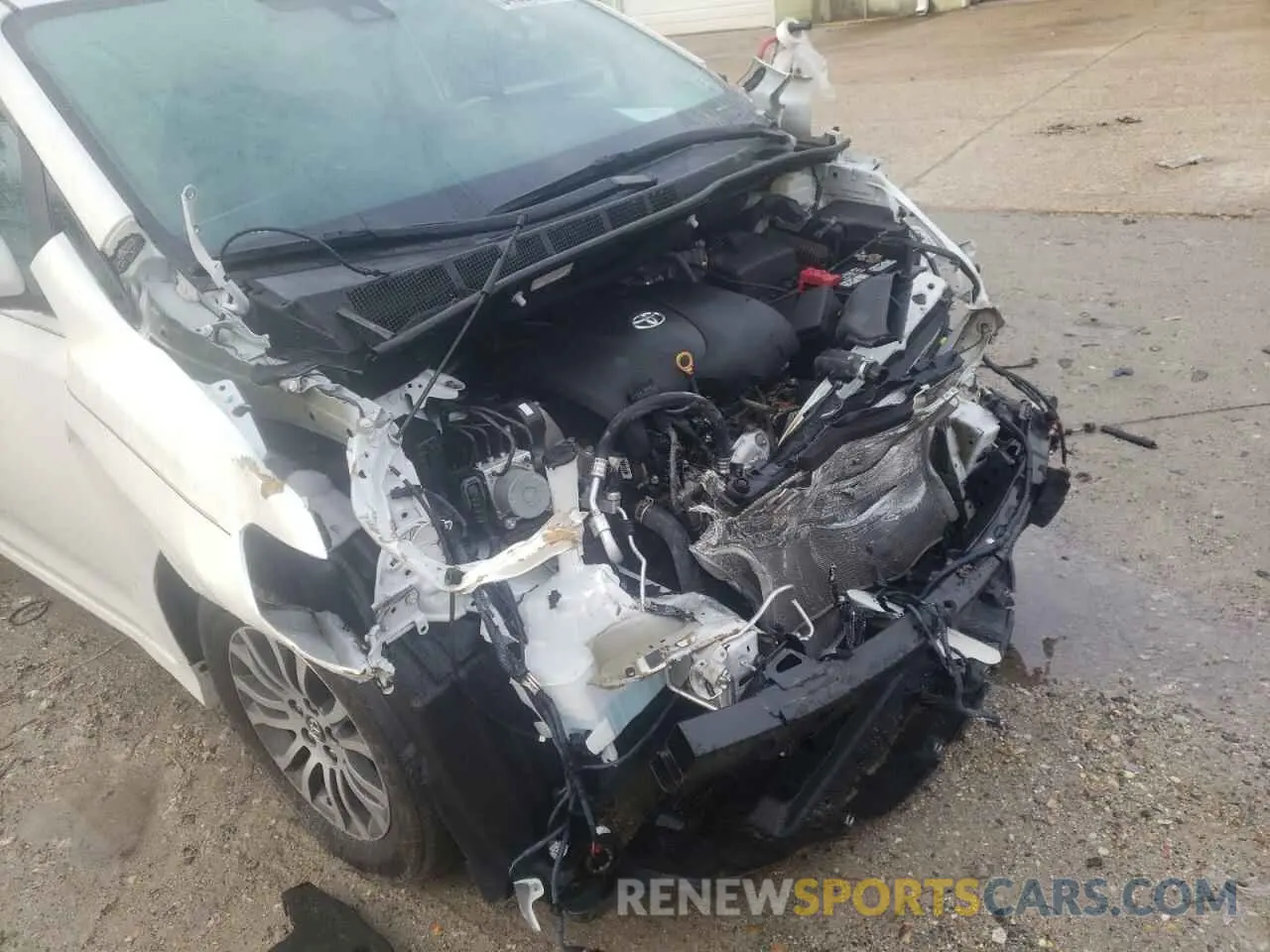 9 Фотография поврежденного автомобиля 5TDYZ3DC5KS002289 TOYOTA SIENNA 2019